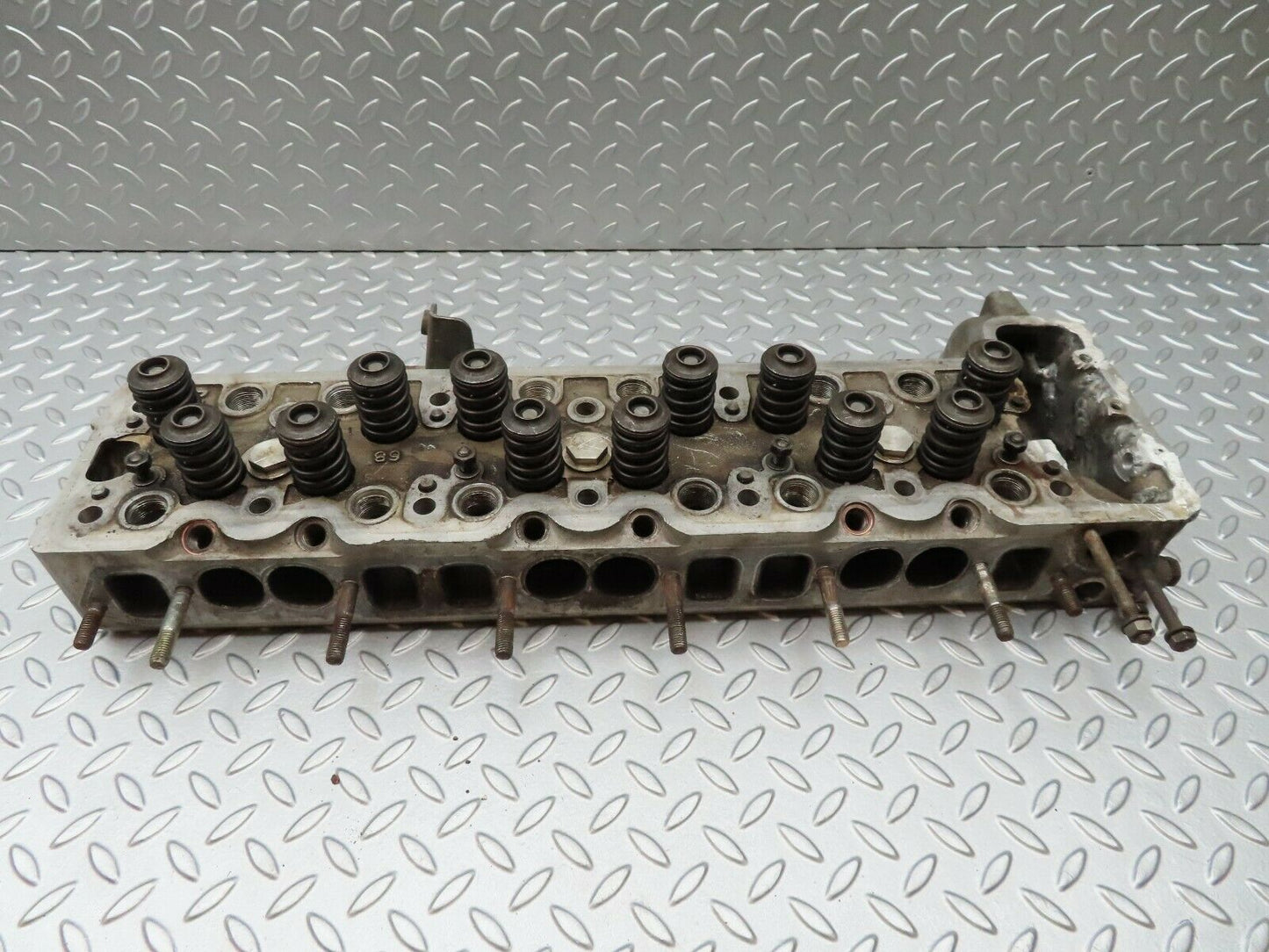 3676 Mercedes-Benz W108 280SE Cylinder Head 1300160001