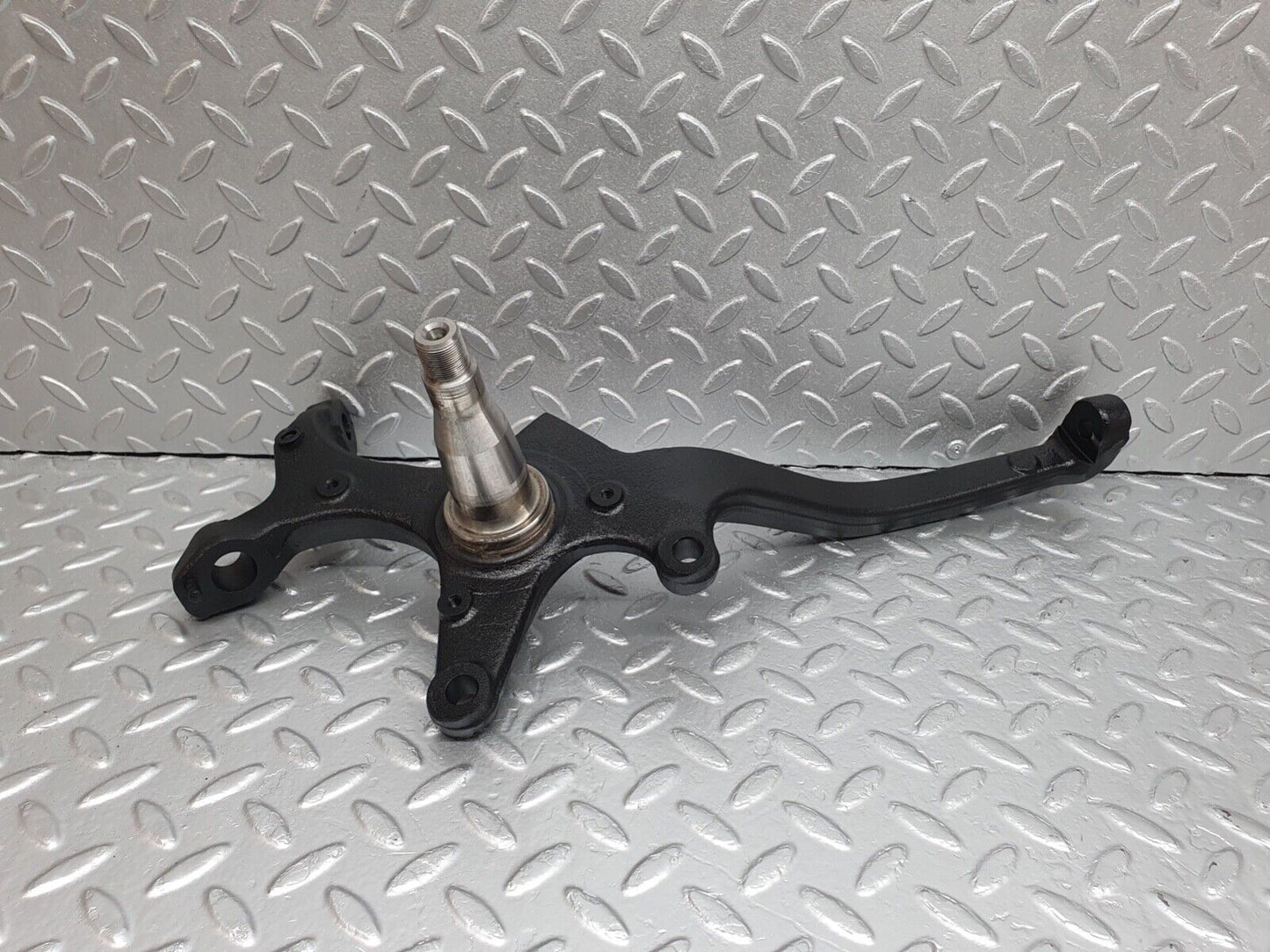 42029 Mercedes-Benz W202 C200 Front Right Steering Knuckle 2021501