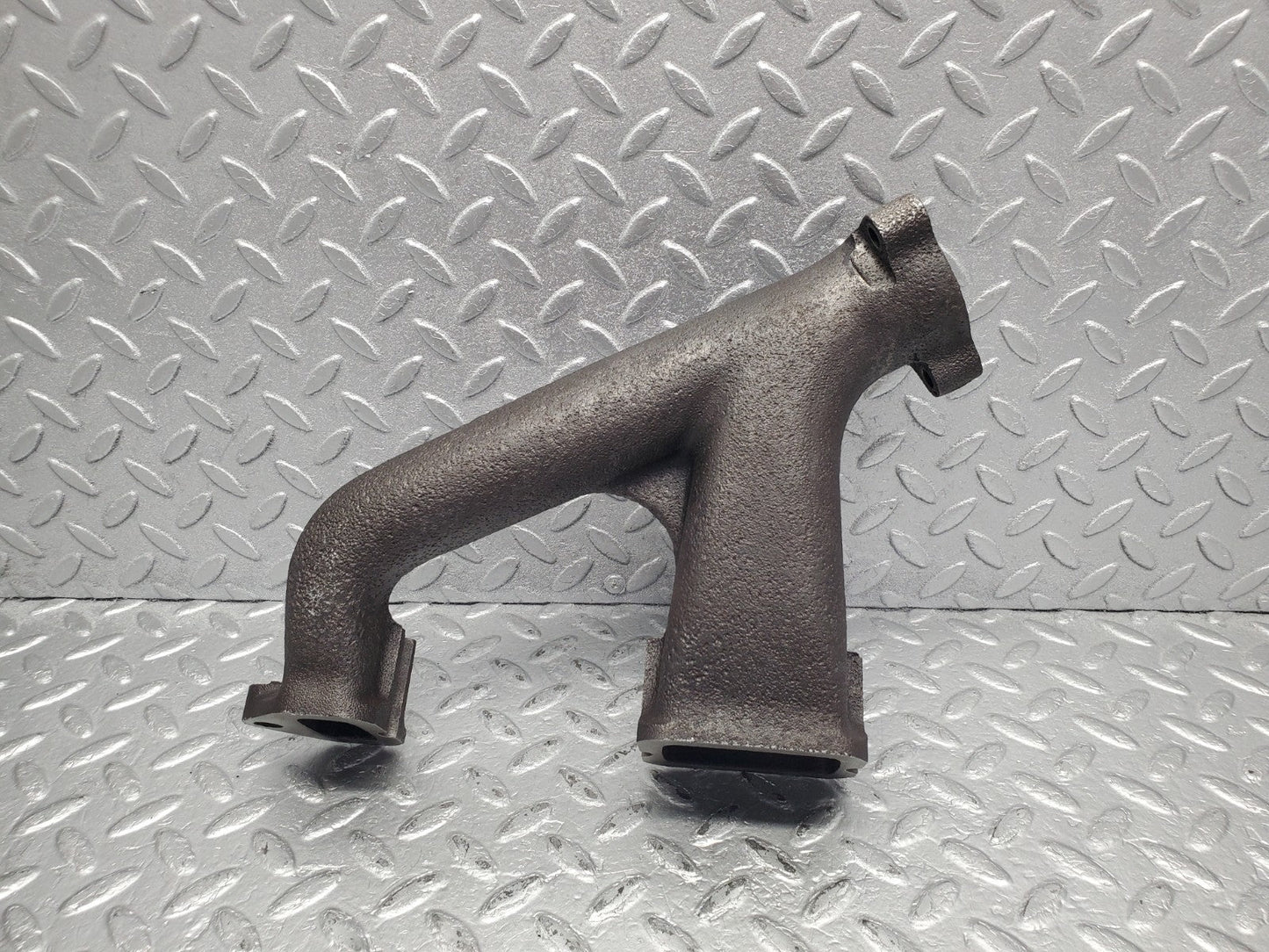 W112 exhaust manifold 4-6 used OEM