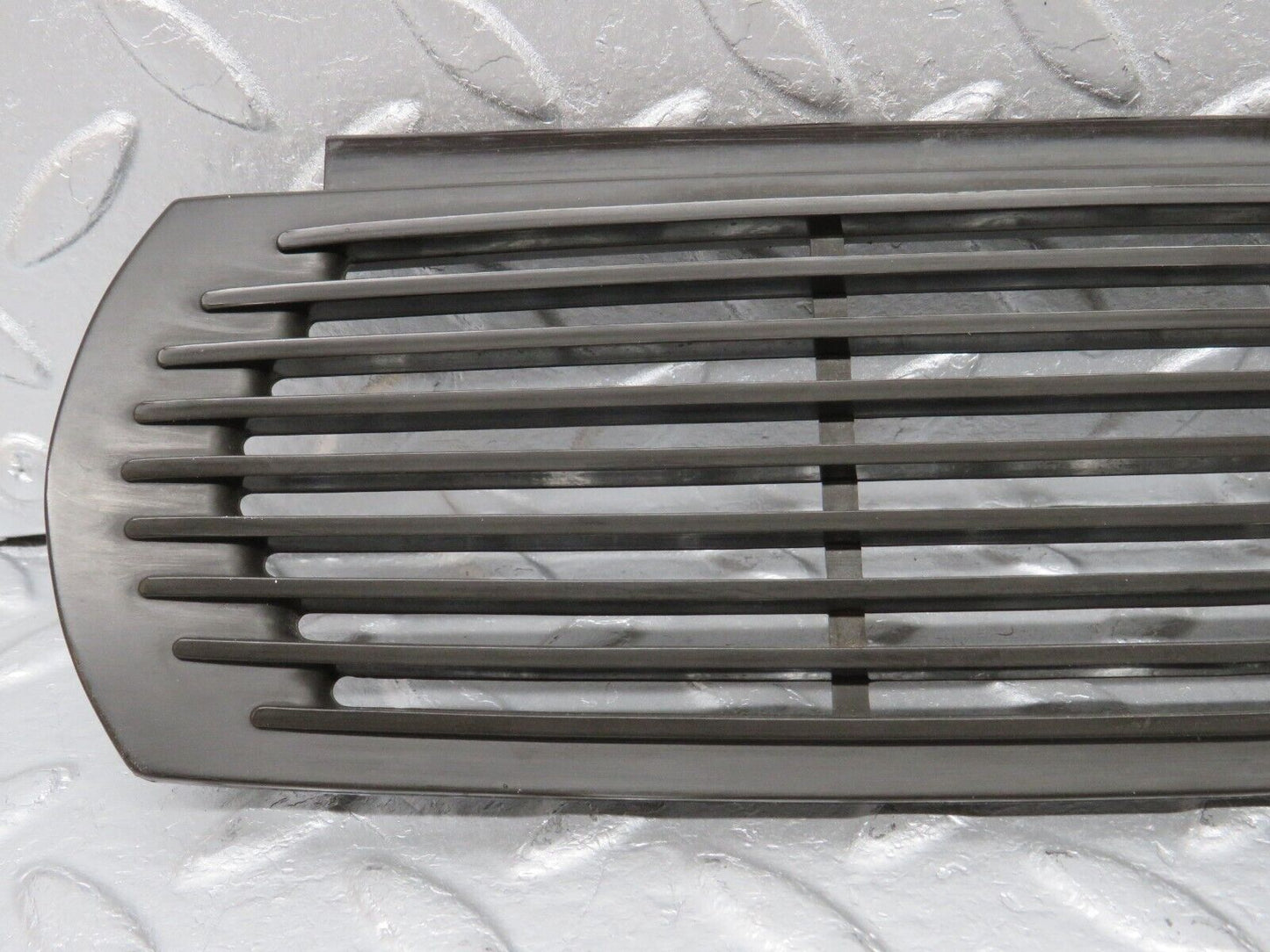 40324 Mercedes-Benz W110 230 Dashboard Speaker Cover