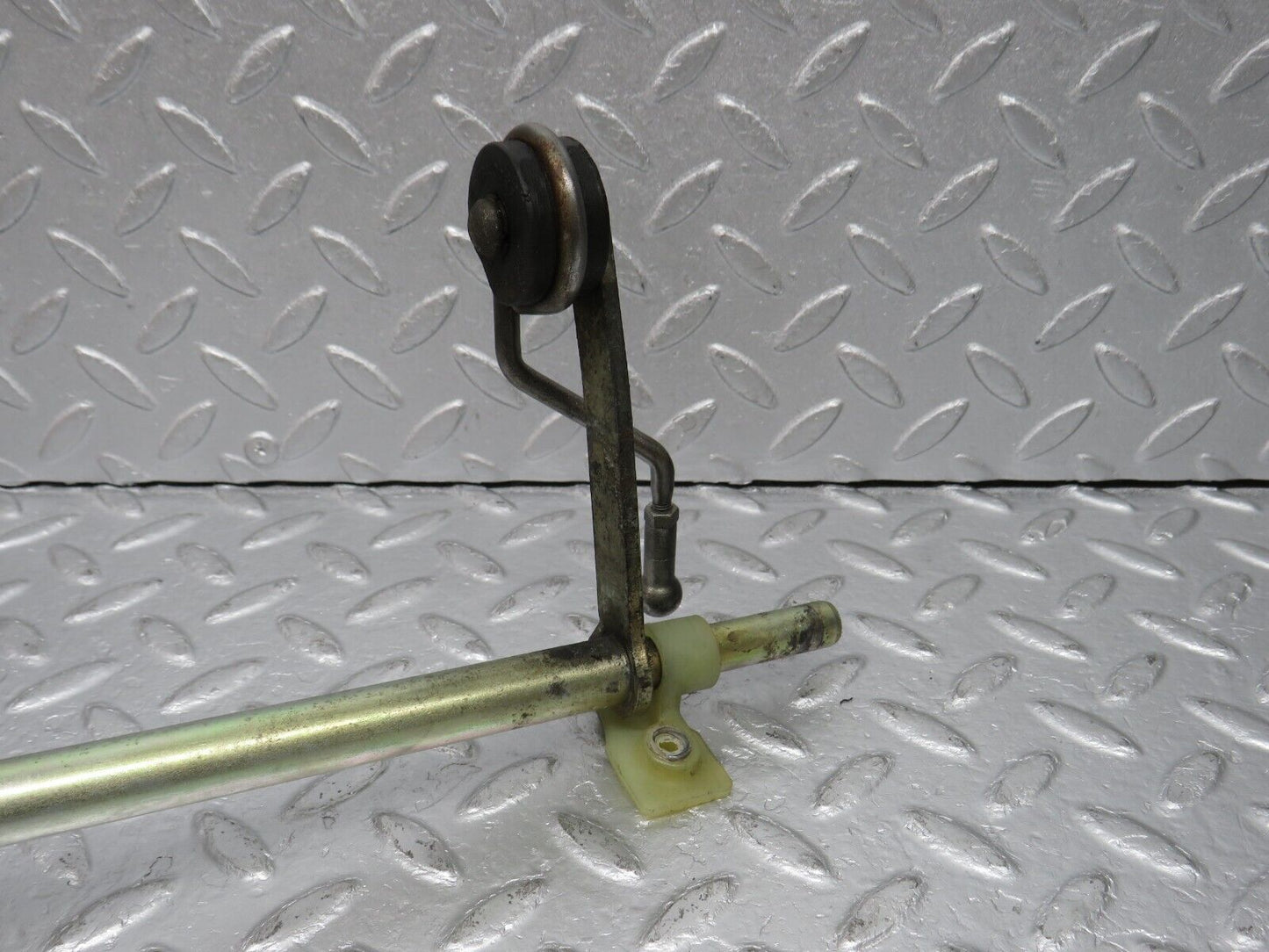 39215 Mercedes-Benz R107 500SL Accelerator Pedal Linkage