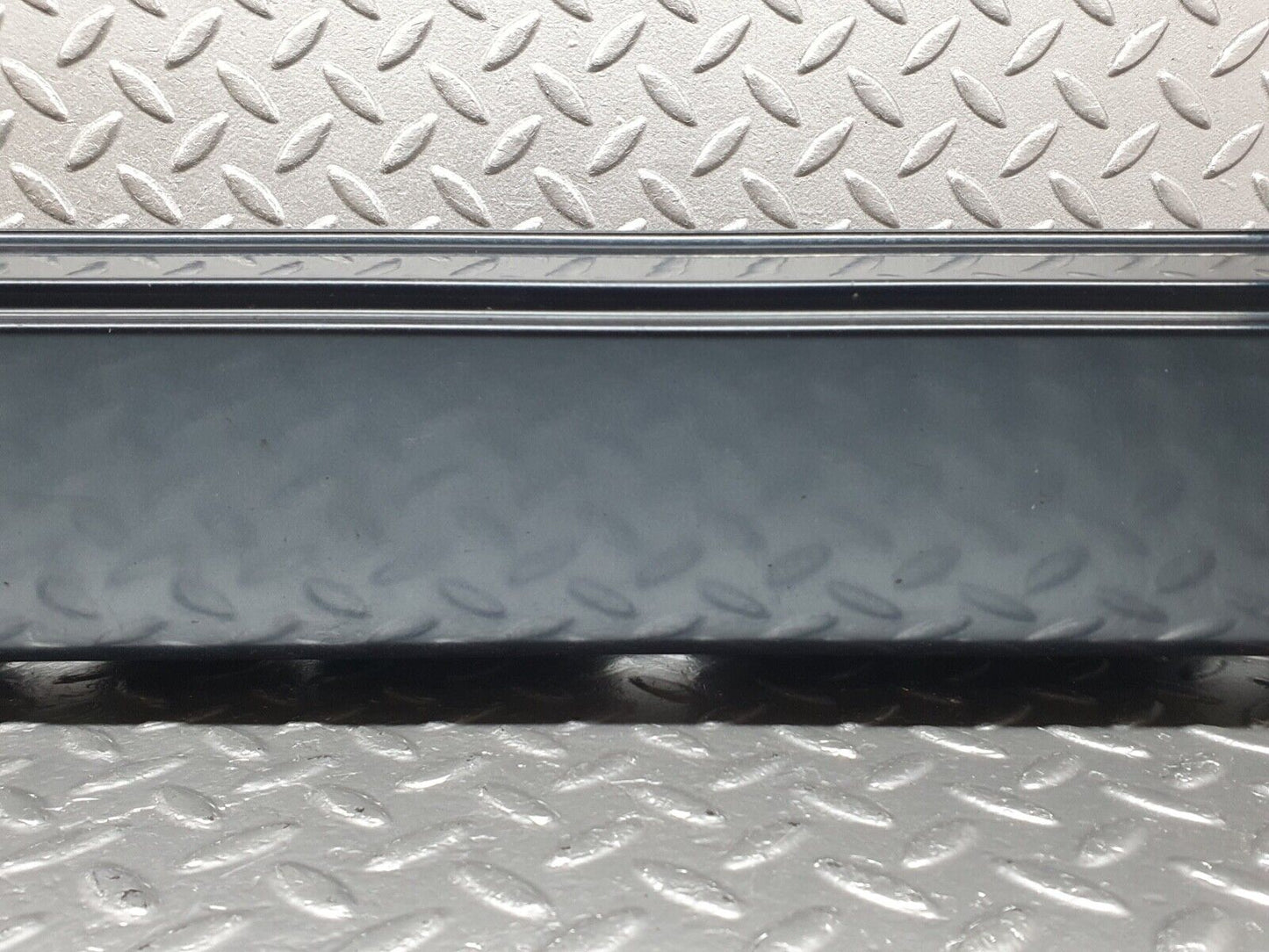 42024 Mercedes-Benz W202 C200 Side Skirt Right Side 2026982430