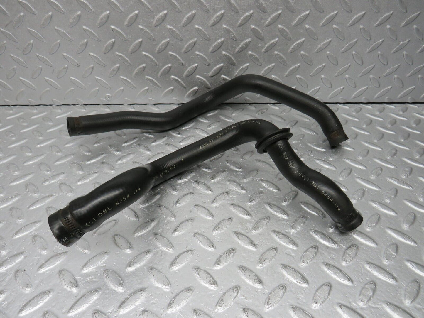 38889 Mercedes-Benz W201 190E 2.6L Heater Radiator Hose 2018320594 2018322894
