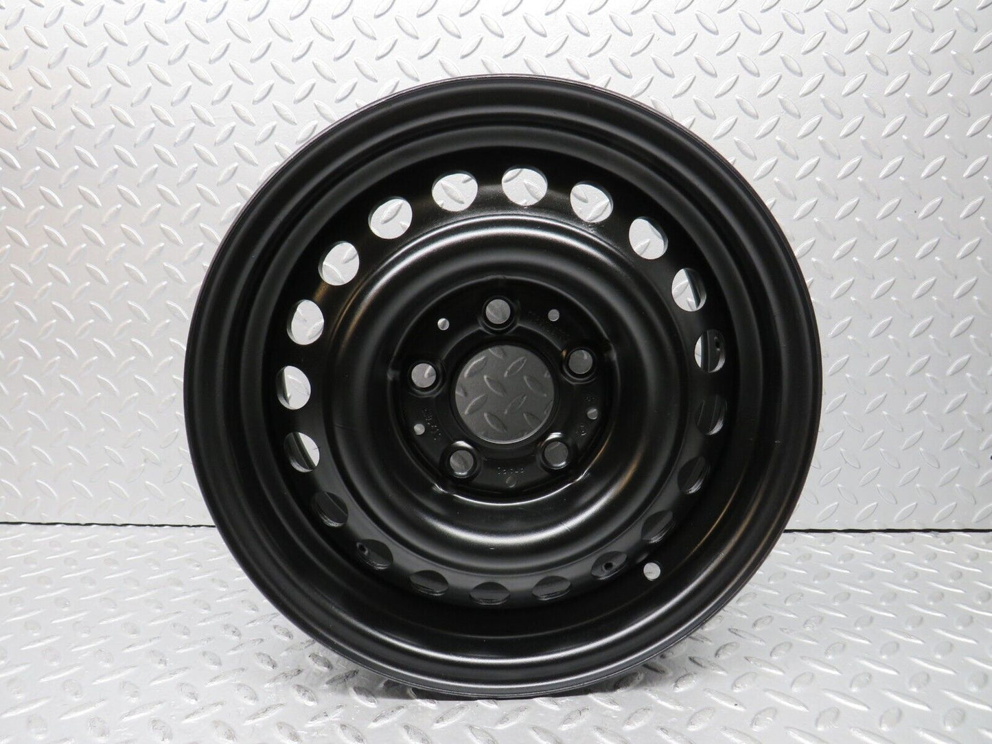 37726 Mercedes-Benz W109 300SEL Steel Wheel 6Jx14H2 ET30 1084000702