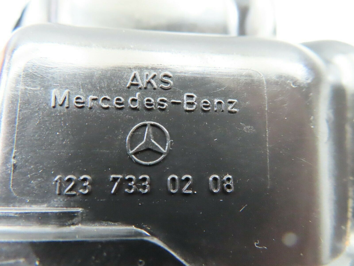 6119 Mercedes-Benz W126 380SE Rear Right Door Lock Mechanism