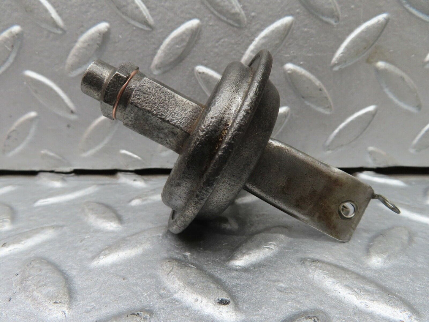 18574 Mercedes-Benz W136 170V Ignition Distributor Vacuum Control Valve