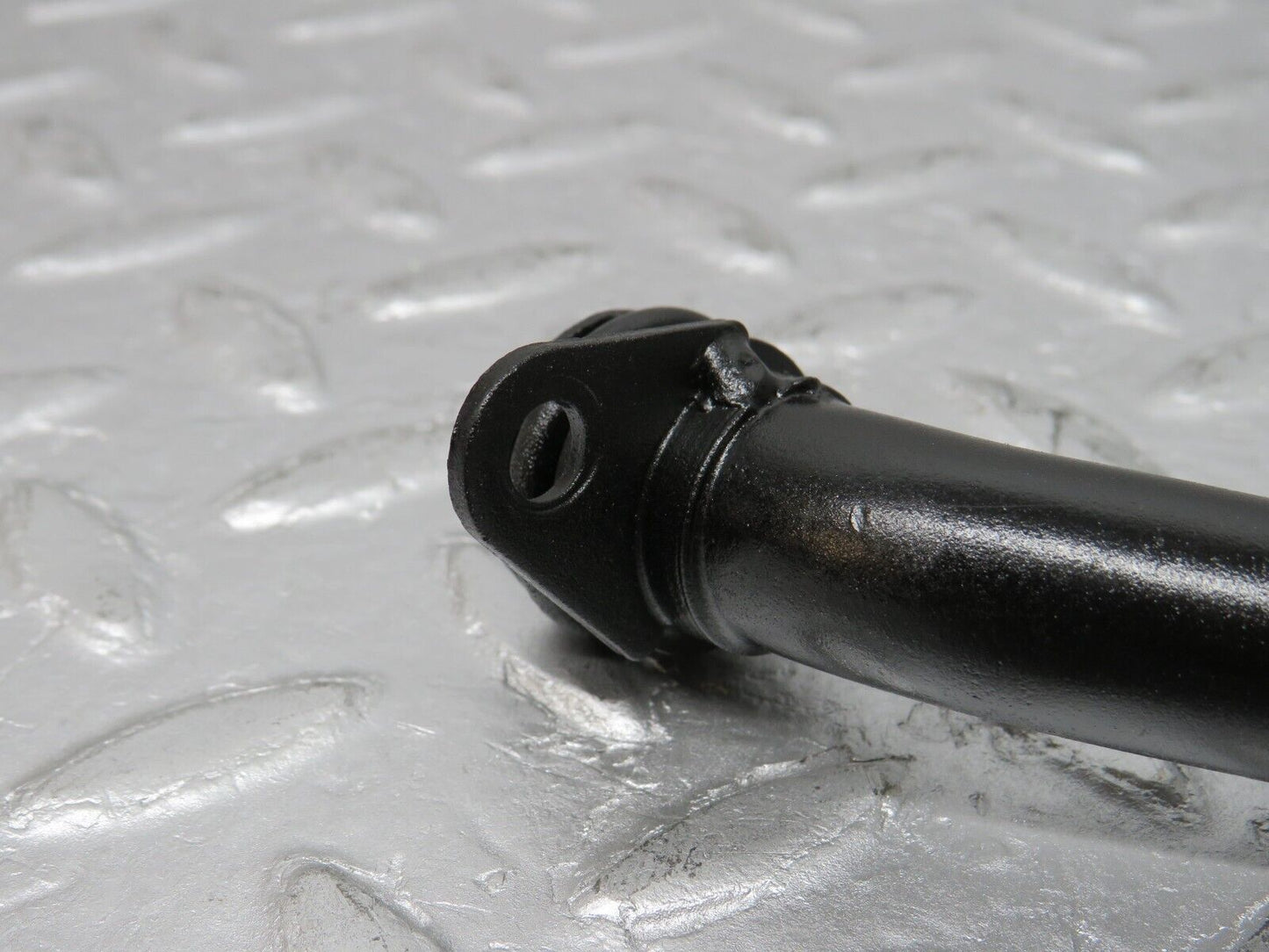 38149 Mercedes-Benz A124 320E Cabriolet Coolant Pipe