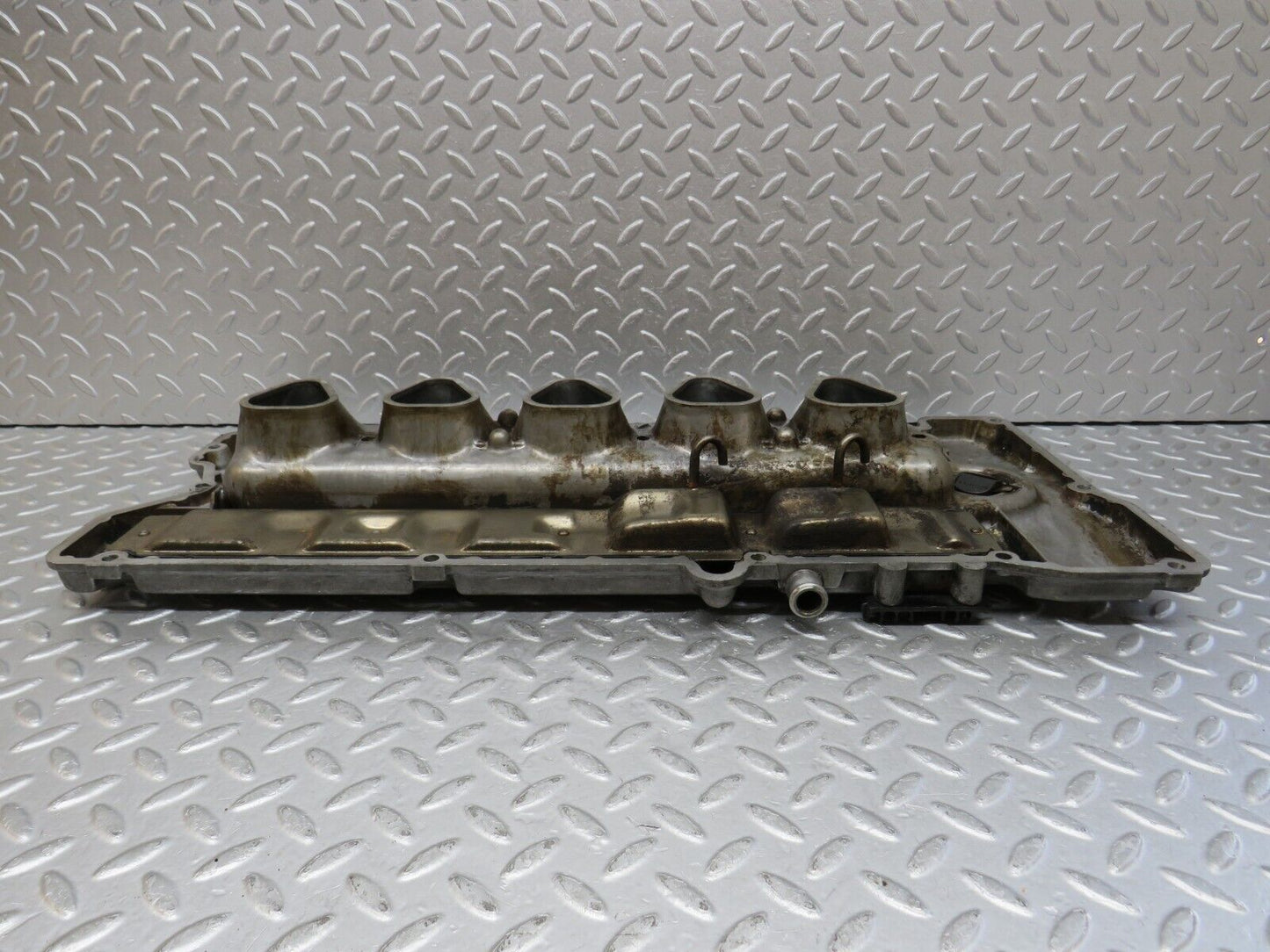 35637 Mercedes-Benz R107 280SL Coupe Cylinder Head Valve Cover 1100160905