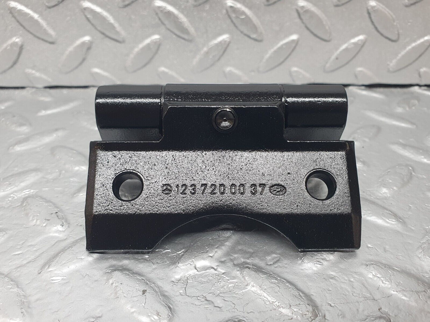 43931 Mercedes-Benz C123 230CE Coupe Door Hinge Pair Left Side 1237200037