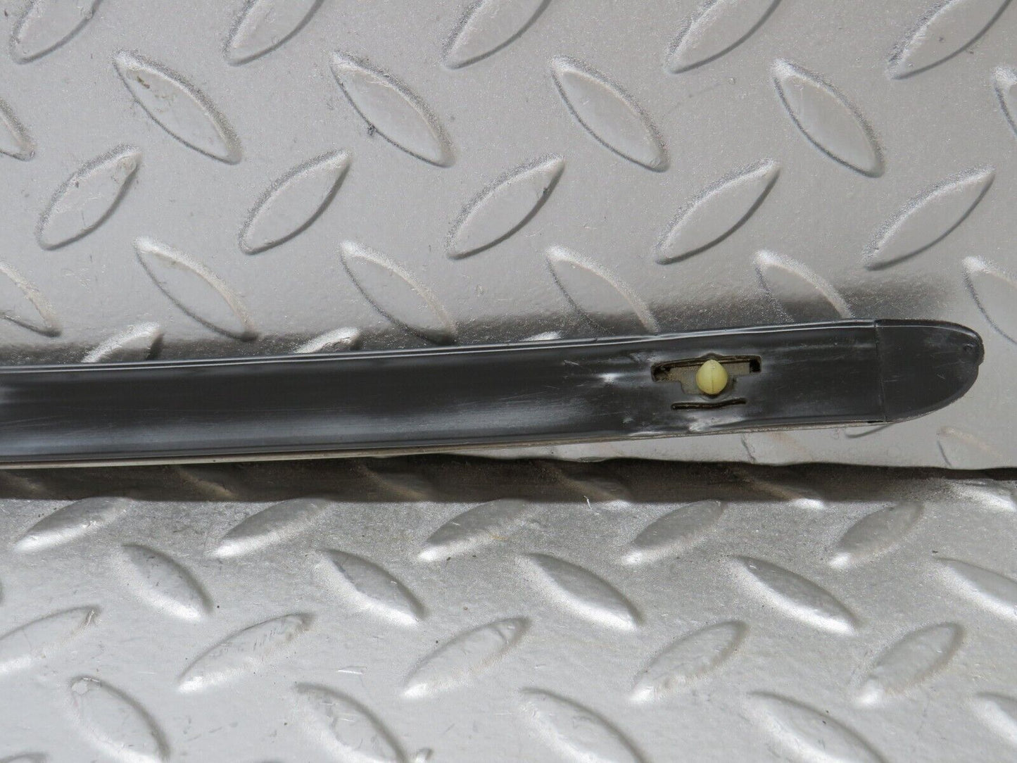 37308 Mercedes-Benz W109 300SEL Front Right Fender Centre Moulding Trim