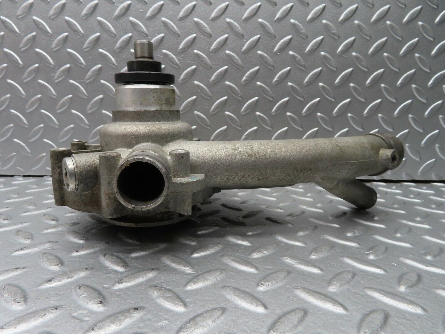 21264 Mercedes-Benz W123 230E Water Pump