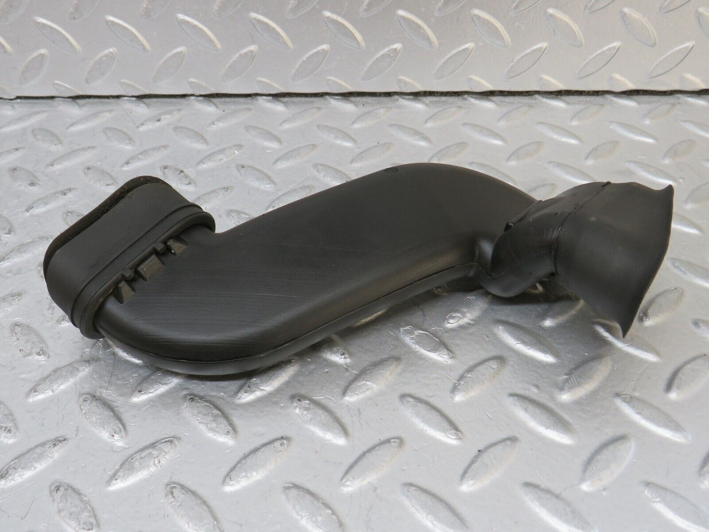35000 Mercedes-Benz W210 320E Water Drain 2108320325 2108320225