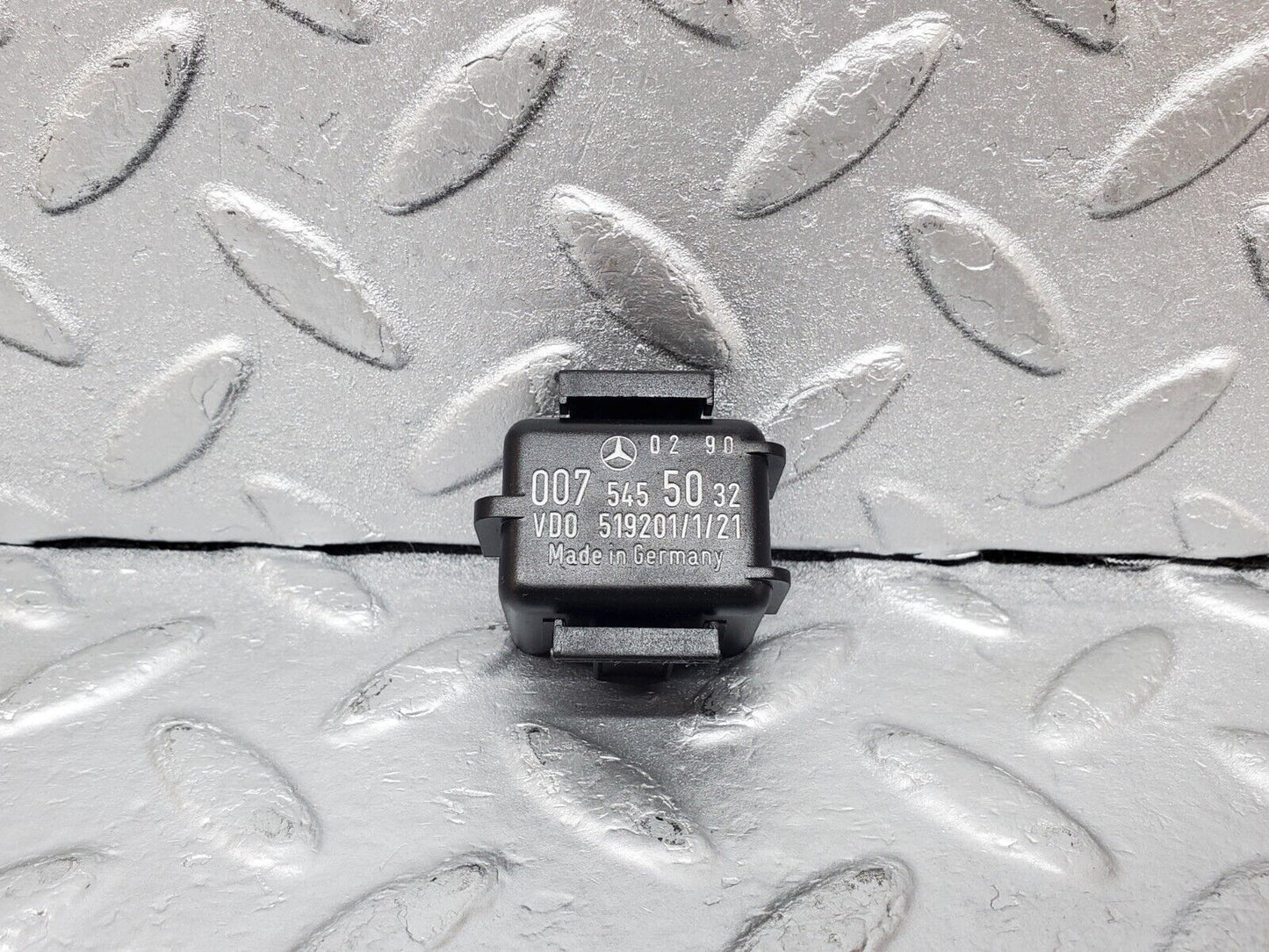 44964 Mercedes-Benz R129 300SL Coupe Cruise Control Relay 0075455032