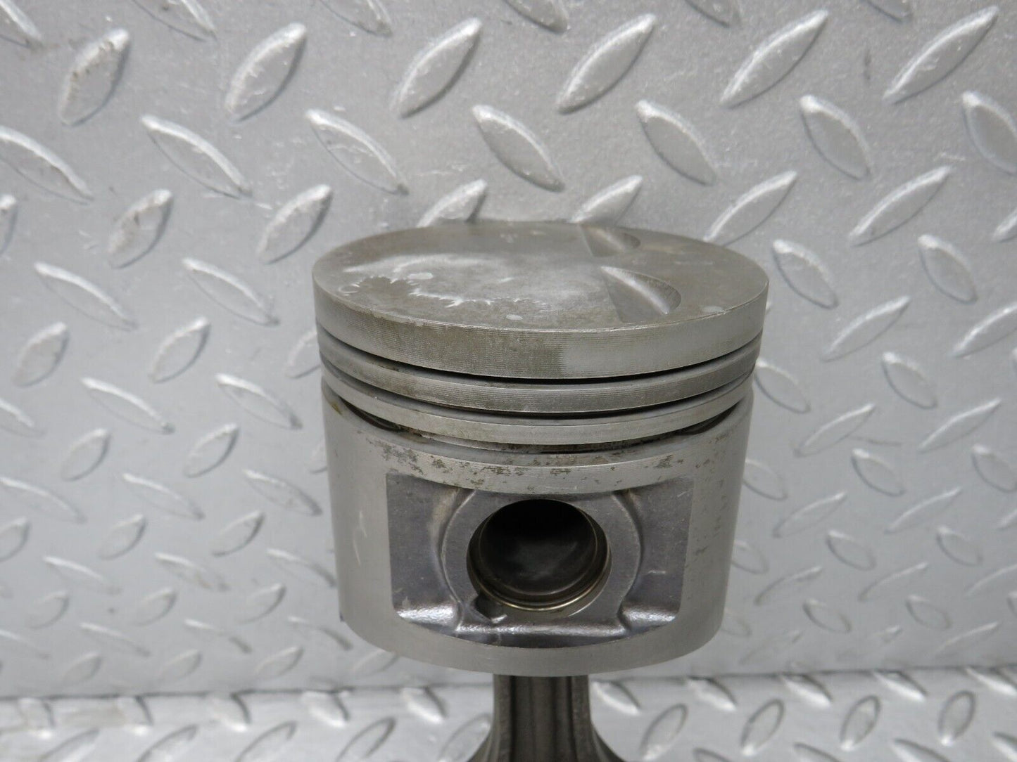 37630 Mercedes-Benz W109 300SEL Piston With Connecting Rod 91.5 mm