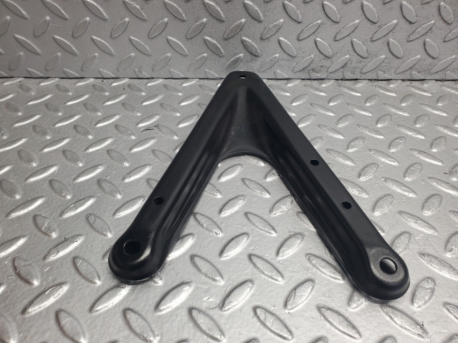 W124 Wagon air intake manifold bracket used OEM