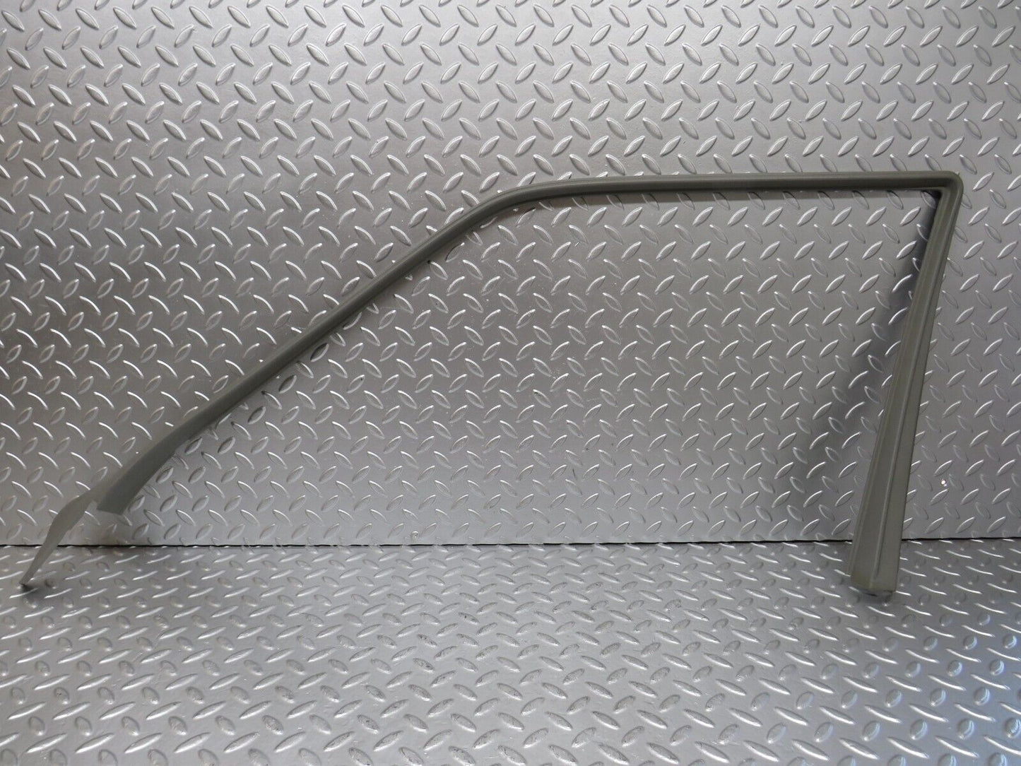 25750 Mercedes-Benz W124 280E F. Right Door Window Frame Trim Cover 1247250271