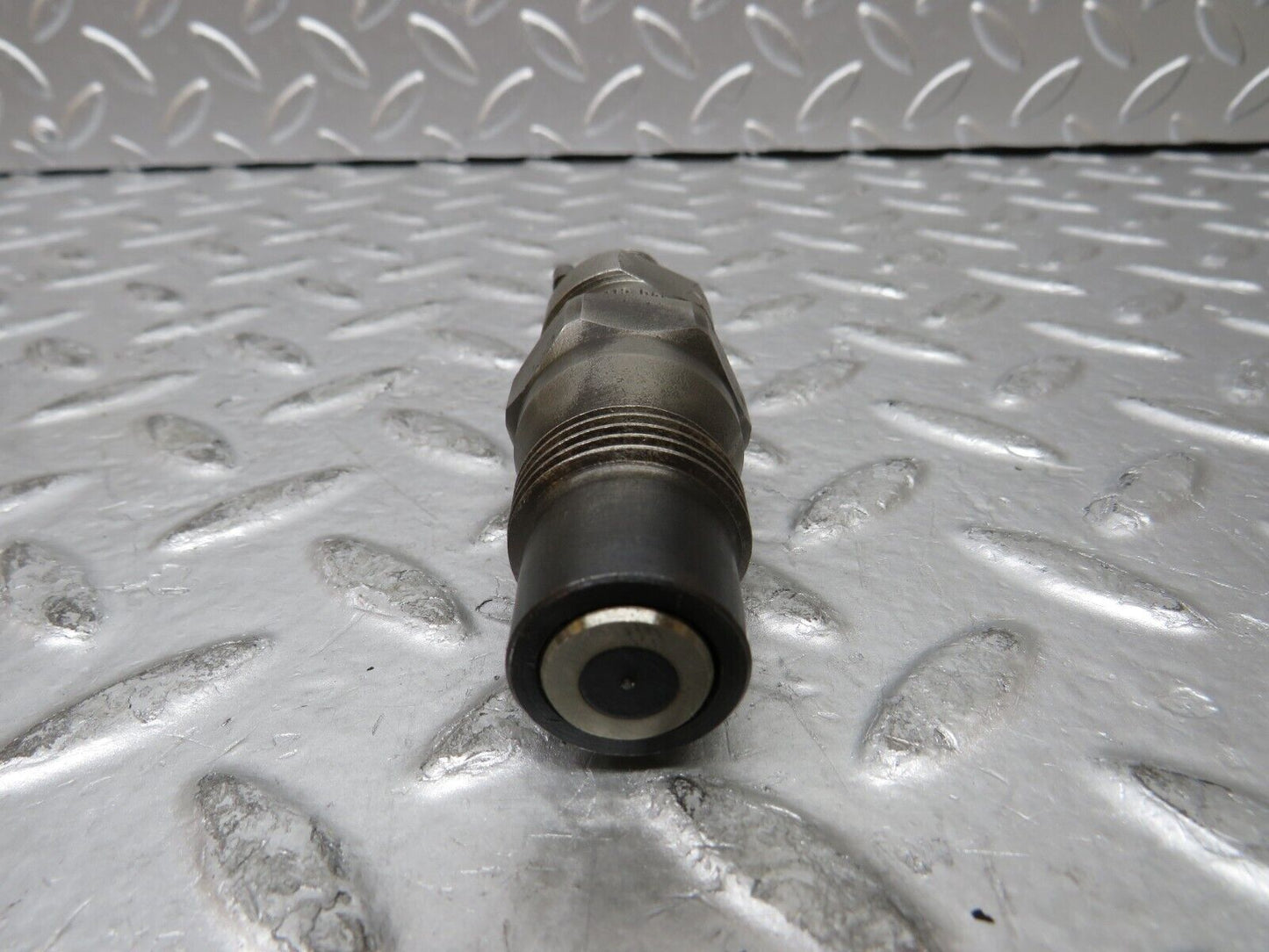 27001 Mercedes-Benz W123 240D Fuel Injector Bosch KCA30S35/4