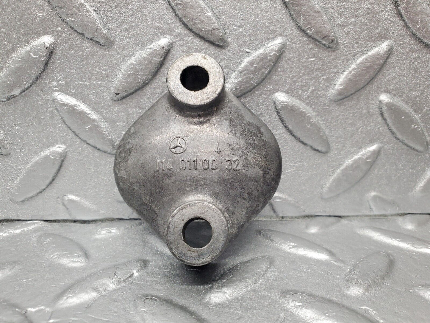 46701 Mercedes-Benz C123 280CE Coupe Engine Fuel Pump Cover 1140110032