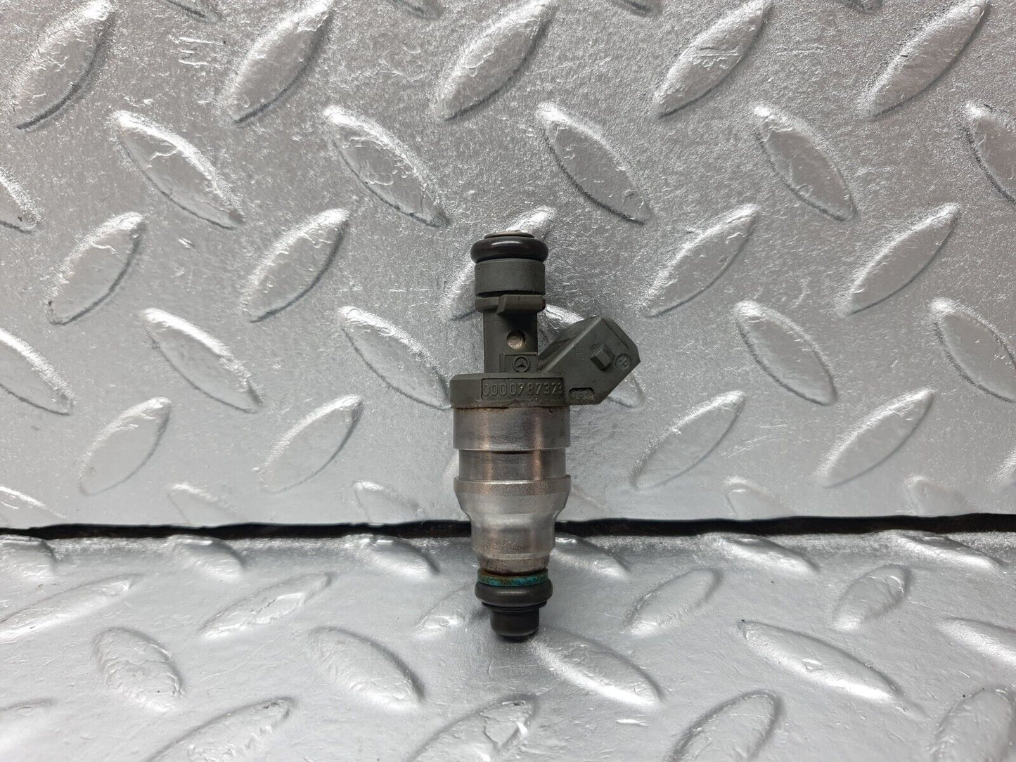 42370 Mercedes-Benz R129 320SL Coupe Fuel Injector Bosch 0000787323 0280155209