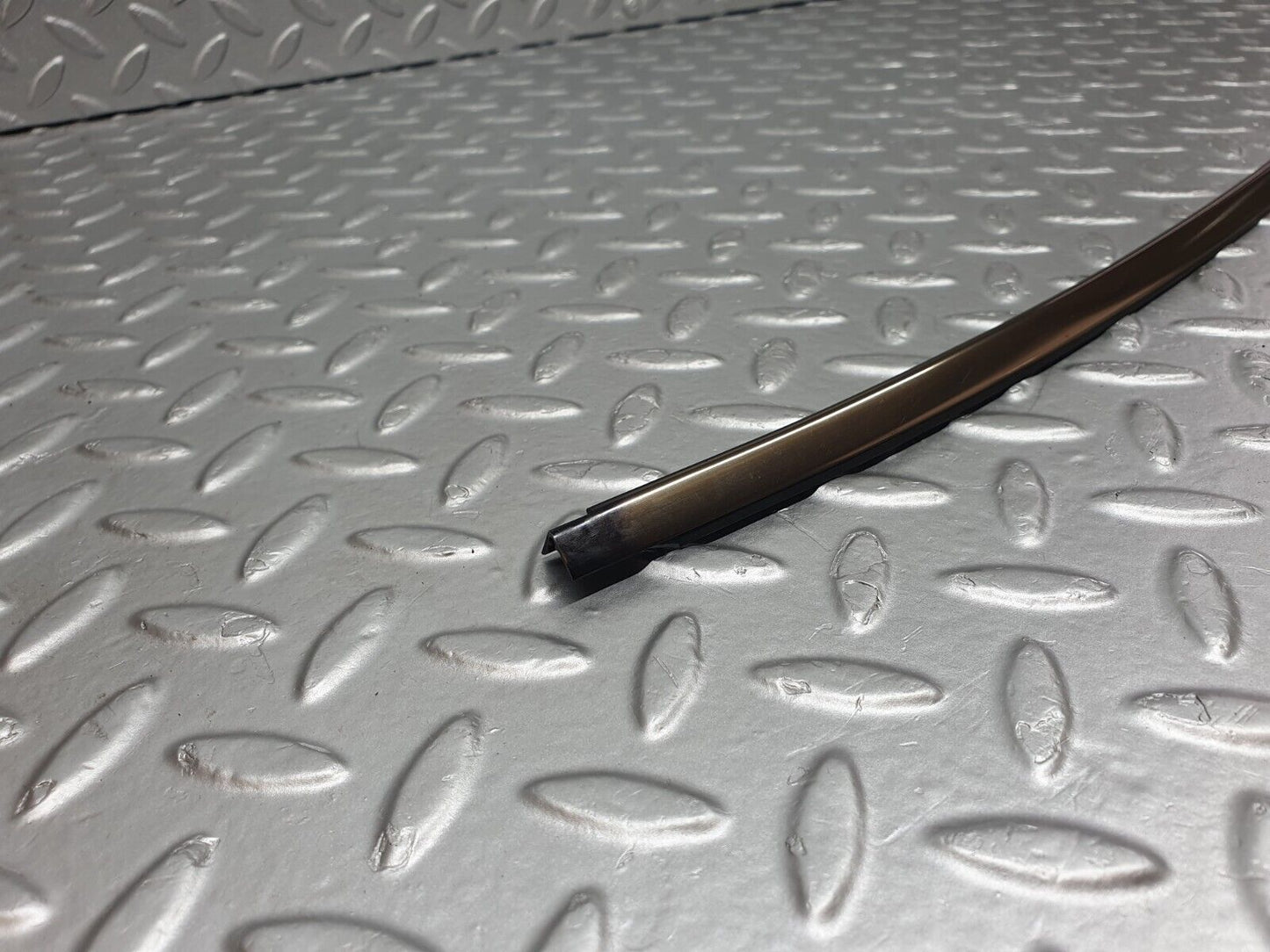 42641 Mercedes-Benz R129 320SL Coupe Front Windscreen Top Chrome Moulding Trim