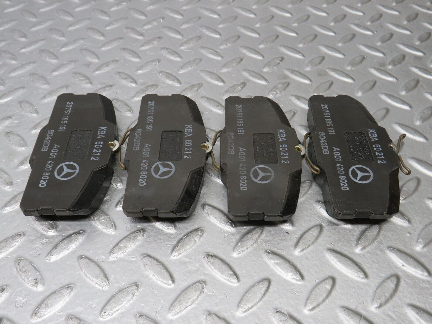 38214 Mercedes-Benz W126 Genuine Front Brake Pads New 0014208020