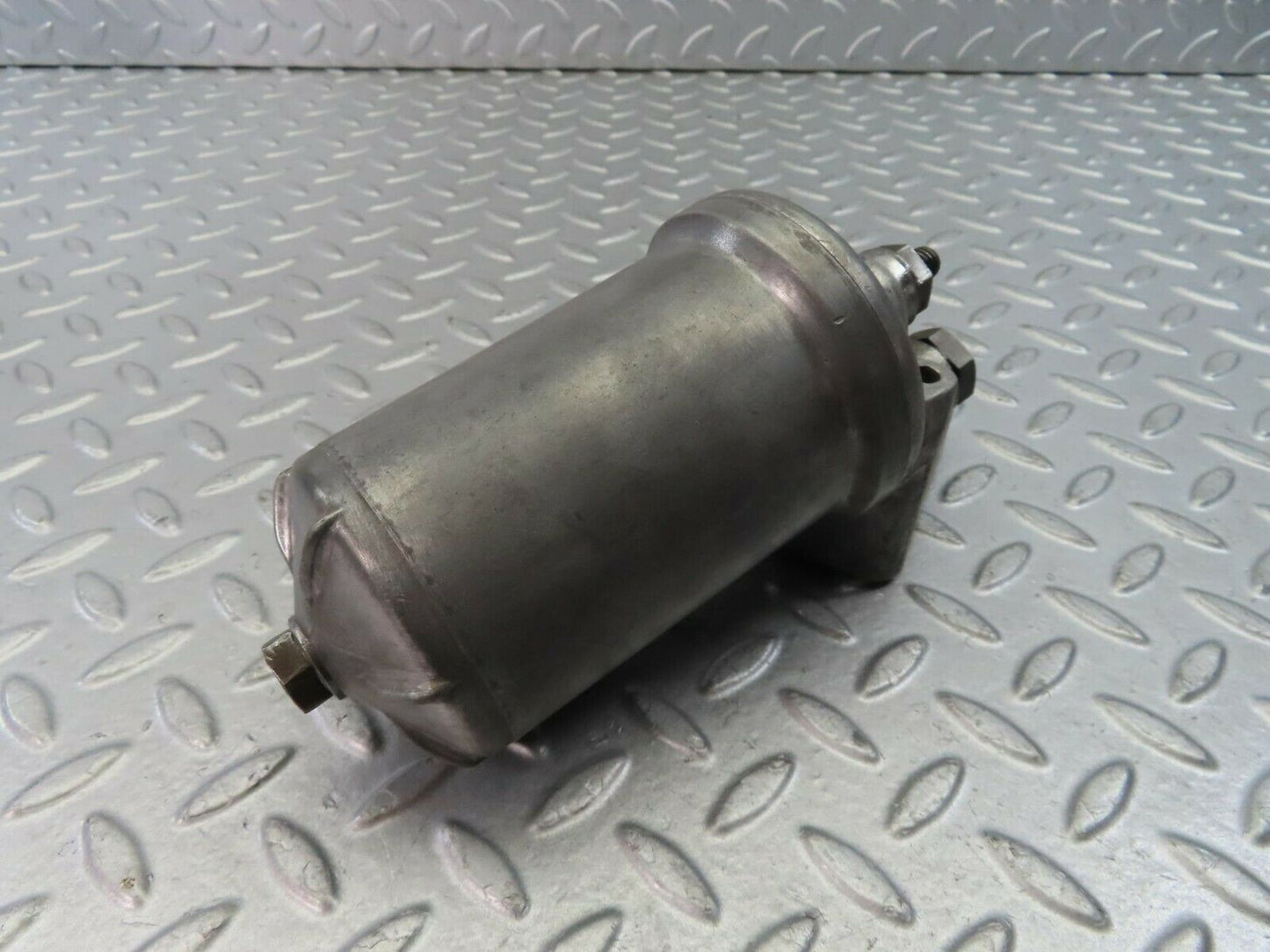 9189 Mercedes-Benz W111 Oil Fiter Housing F0256/8
