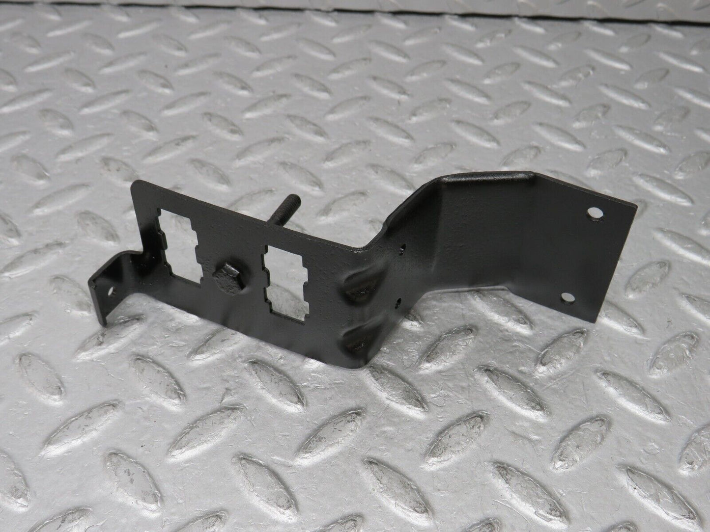 35858 Mercedes-Benz W108 Relay Bracket