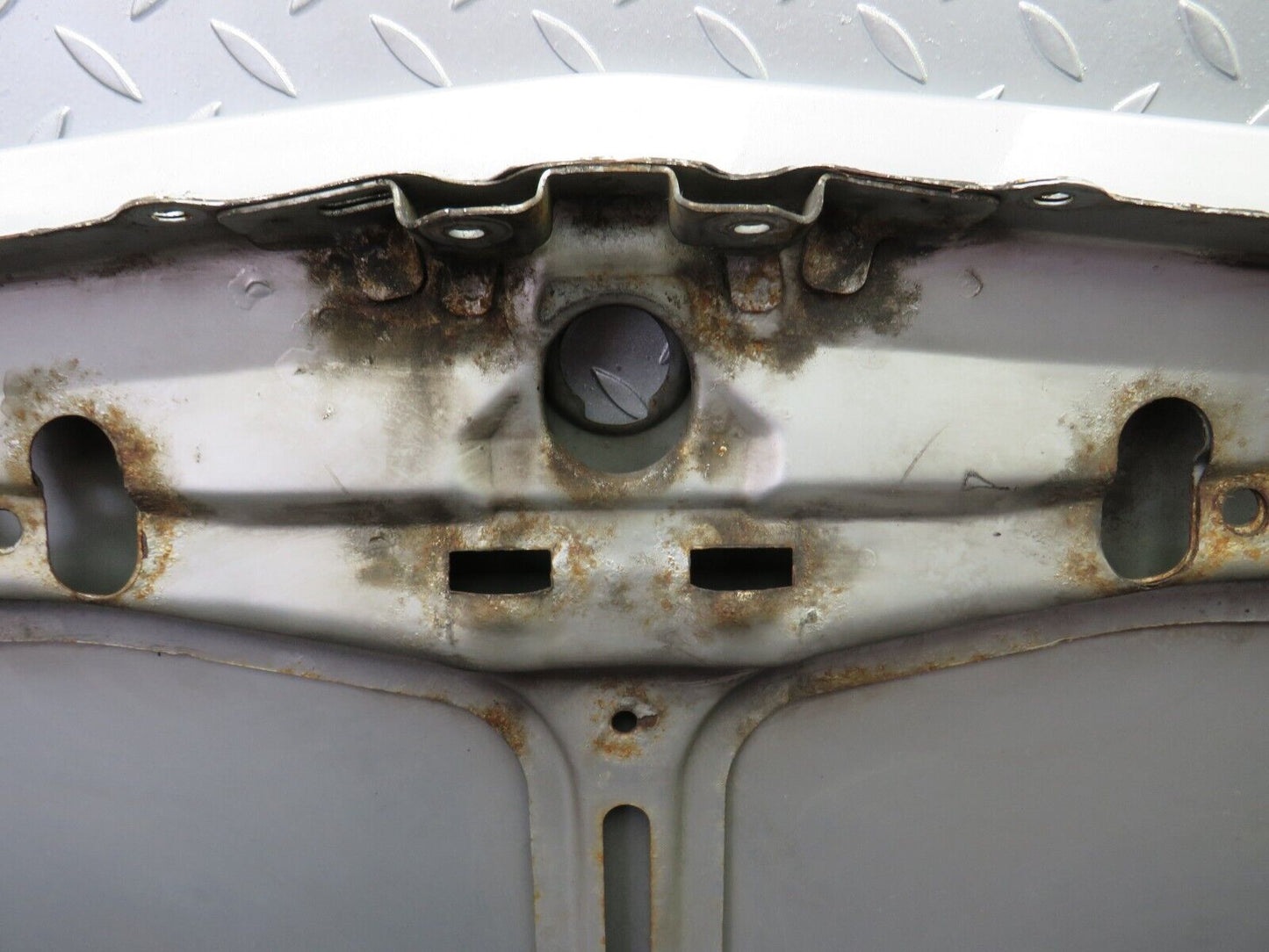 34728 Mercedes-Benz W210 320E Bonnet