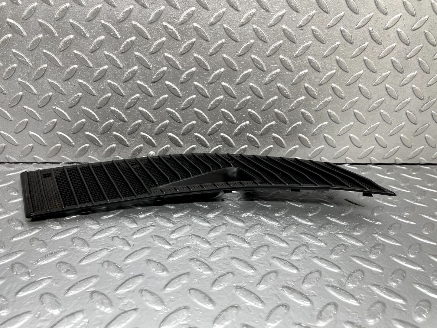 44275 Mercedes-Benz W123 280E Air Intake Grill Right Side 1238363065