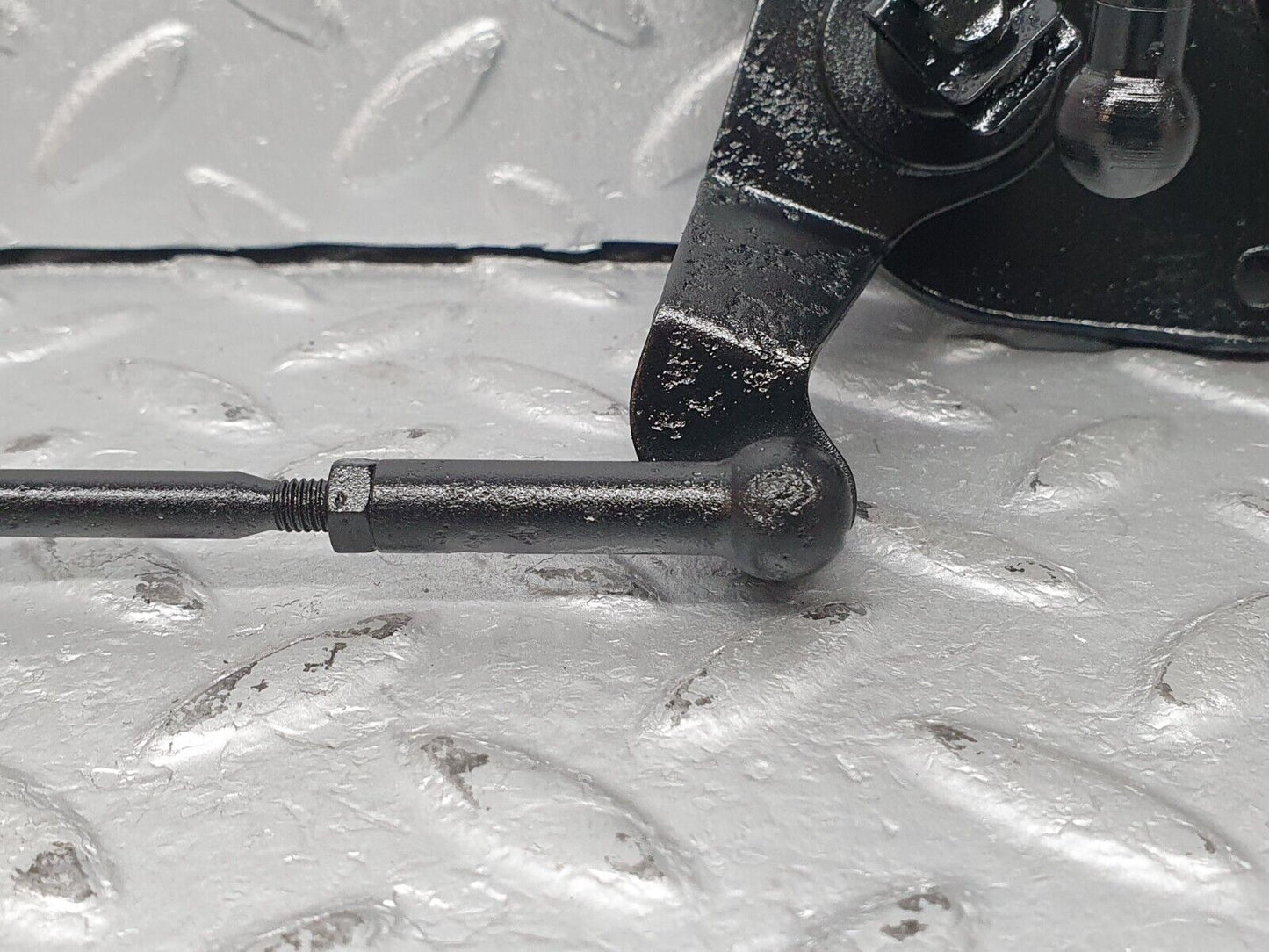 41233 Mercedes-Benz W126 300SE Throttle Linkage