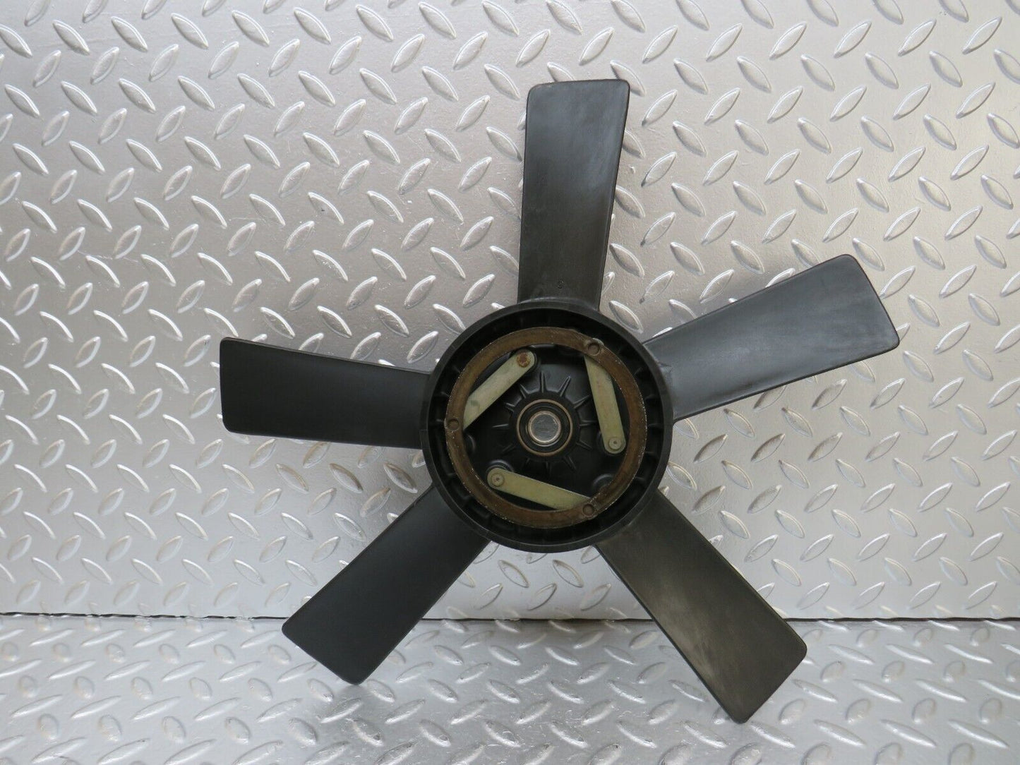 25602 Mercedes-Benz W123 200 Engine Cooling Fan 1022050306