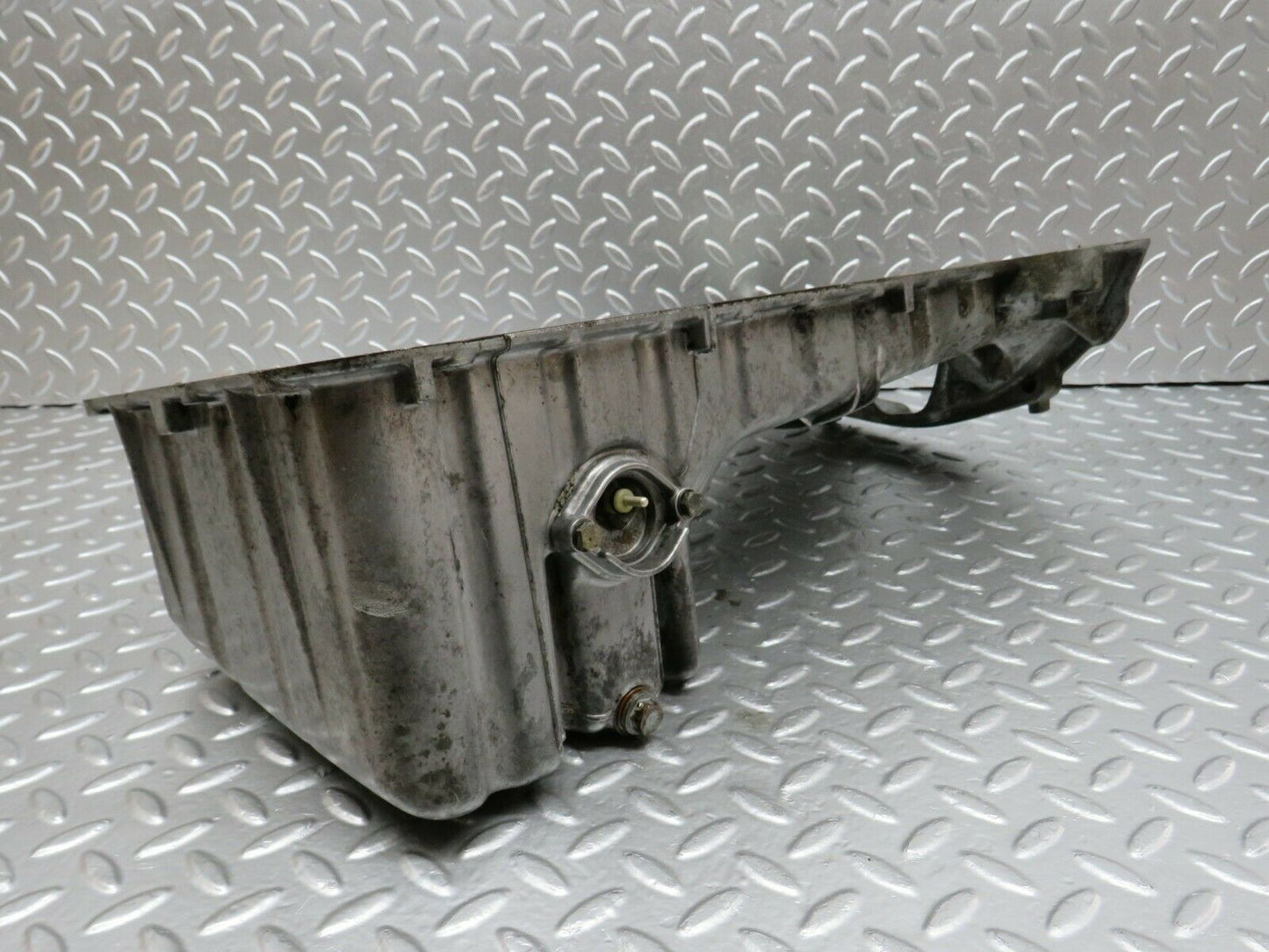24432 Mercedes-Benz S124 220TE Wagon Oil Pan Oil Sump 1110140202