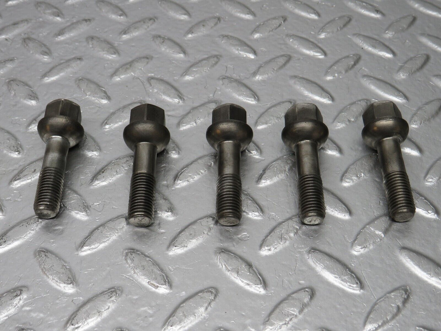 32640 Mercedes-Benz 5x Alloy Wheel Lug Bolt M12x1.5