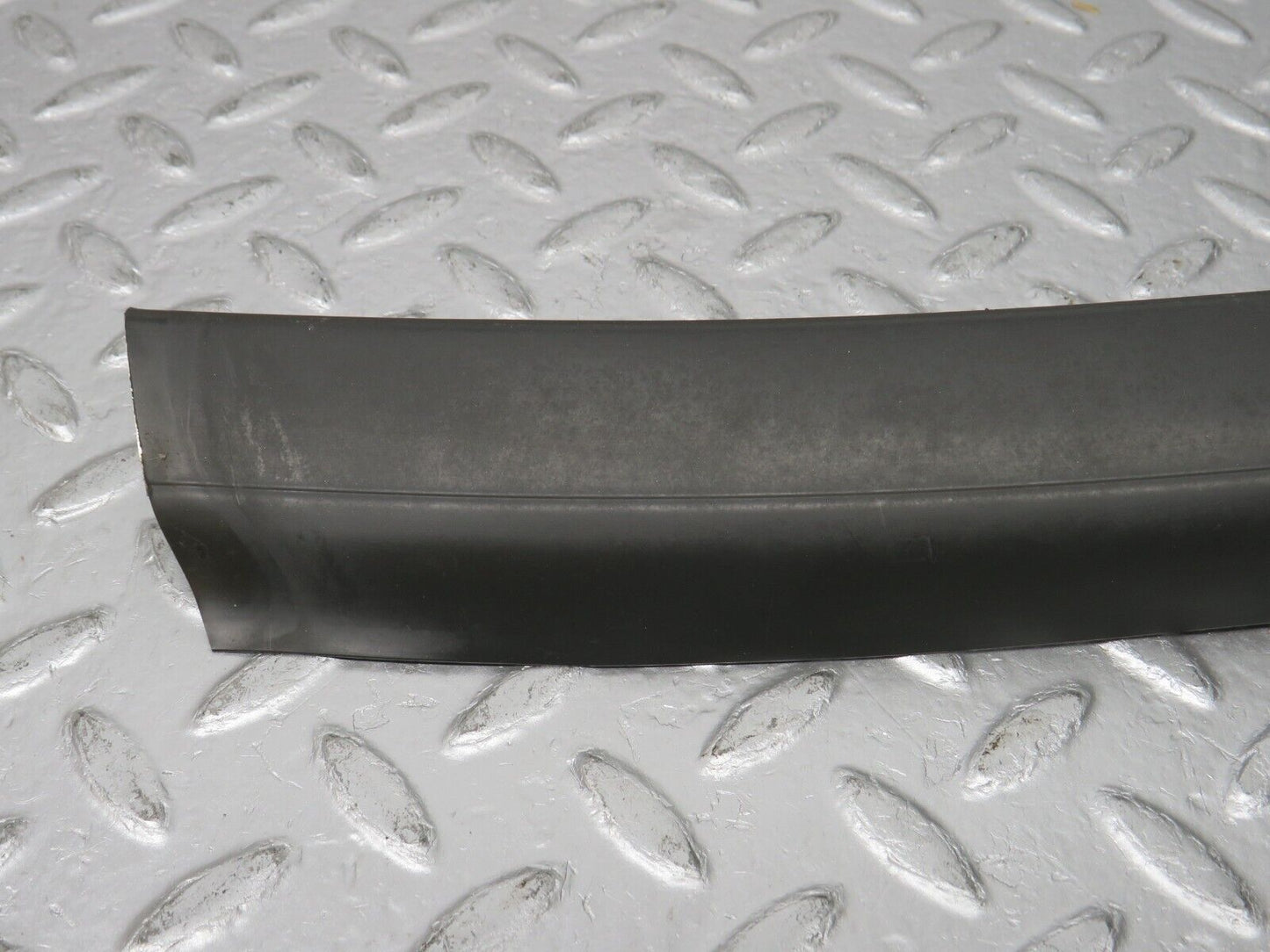32587 Mercedes-Benz S124 300TE Wagon Windscreen Lower Moulding Trim Pair