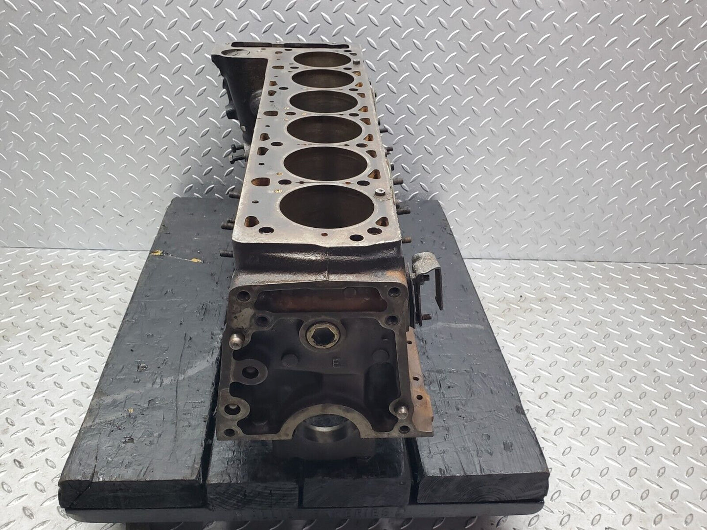 44551 Mercedes-Benz W123 280E Engine Block M110.988