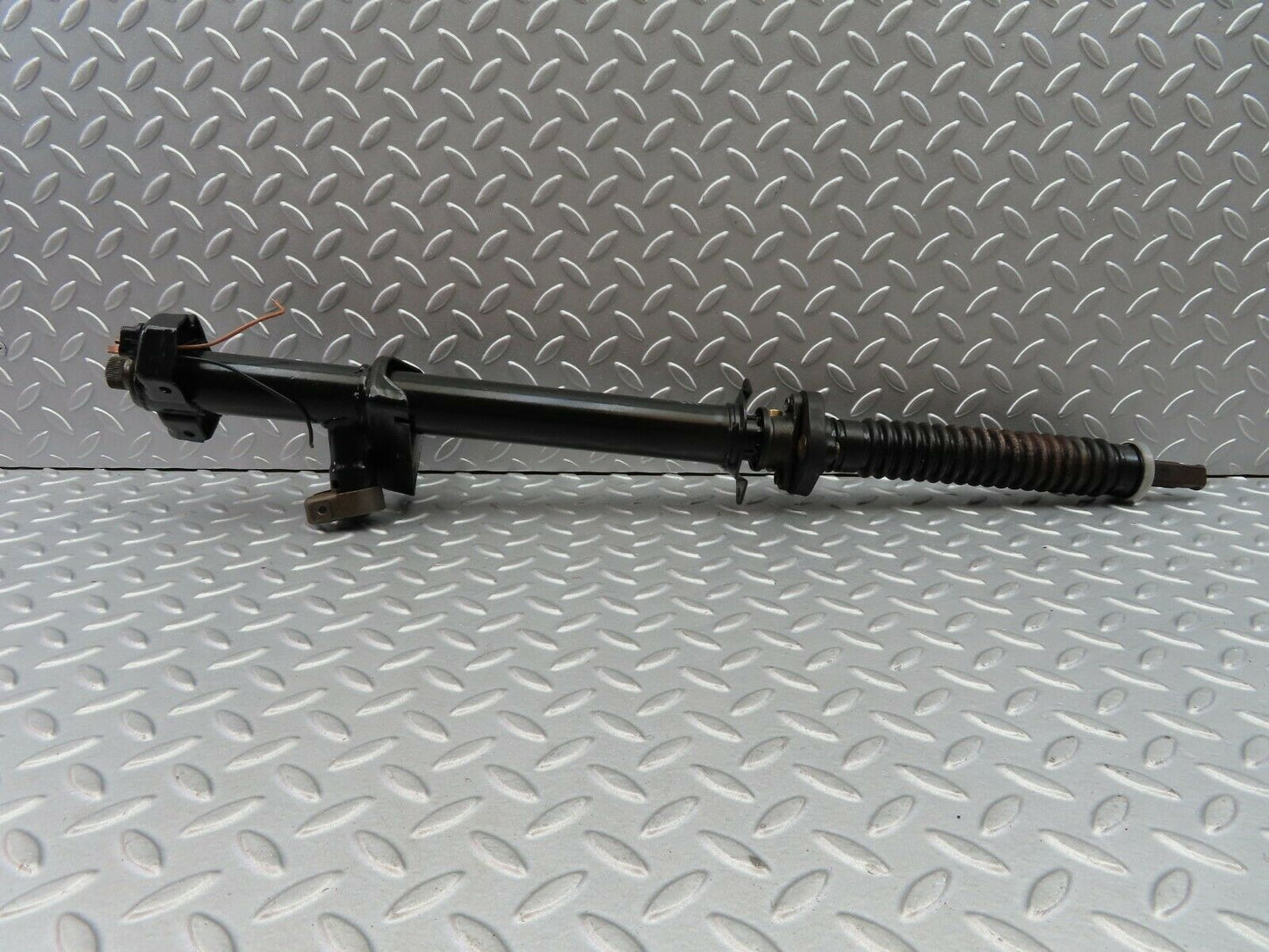 5904 Mercedes-Benz W123 200 Steering Column