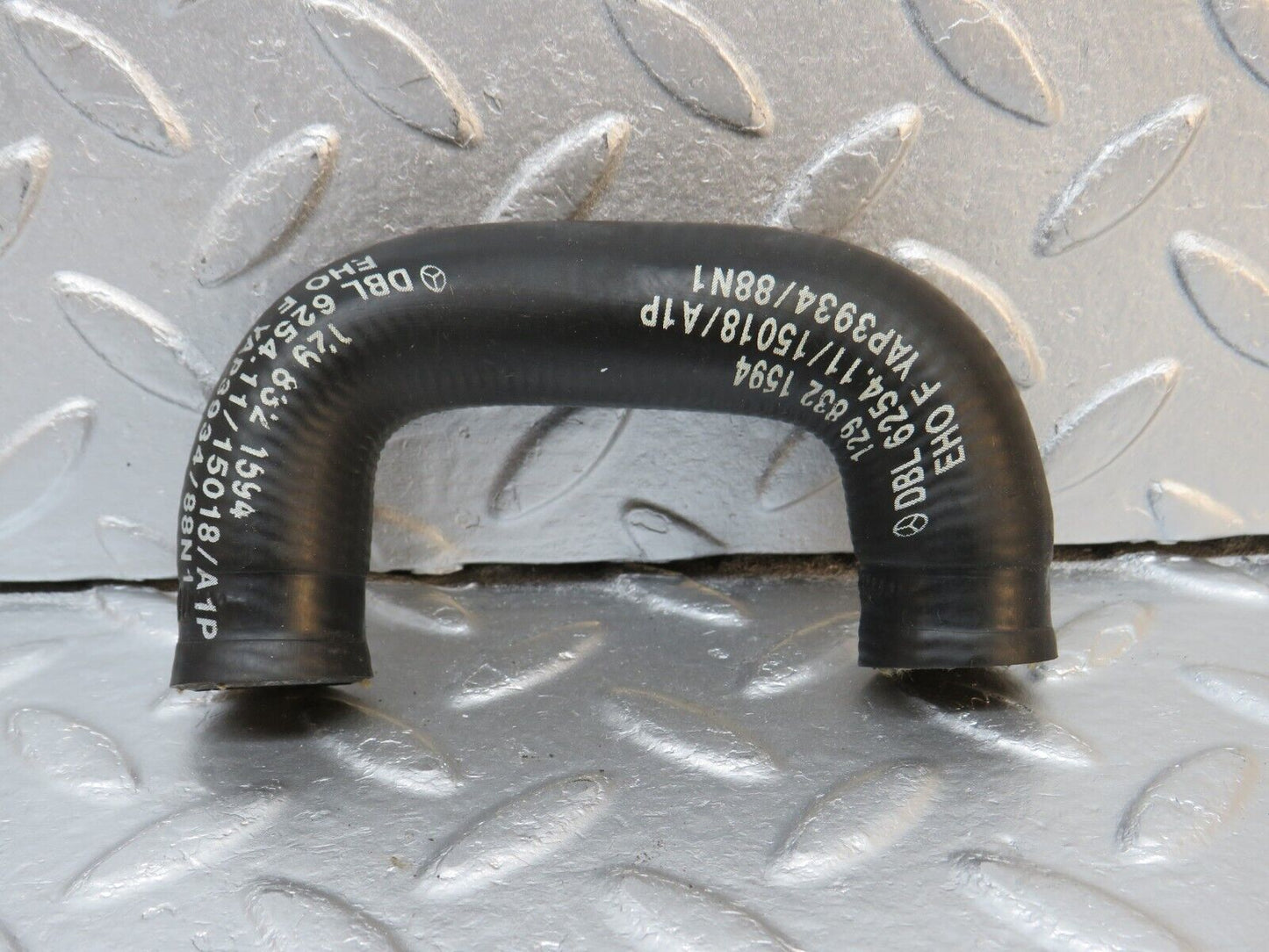 39747 Mercedes-Benz R129 320SL Coupe Heater Coolant Hose Pipe 1298321594
