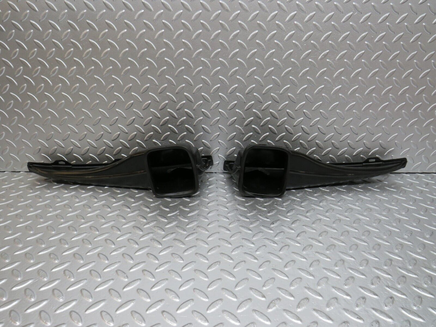 31016 Mercedes-Benz W123 230E Air Duct Vent Pair 1238300119 1238300219