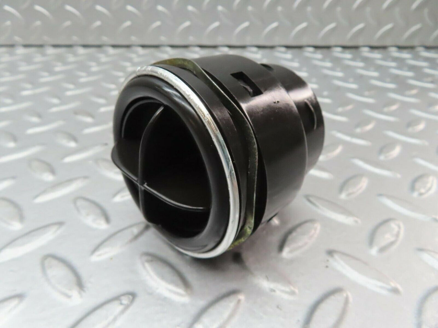 15602 Mercedes-Benz R107 450SL Dashboard Air Vent