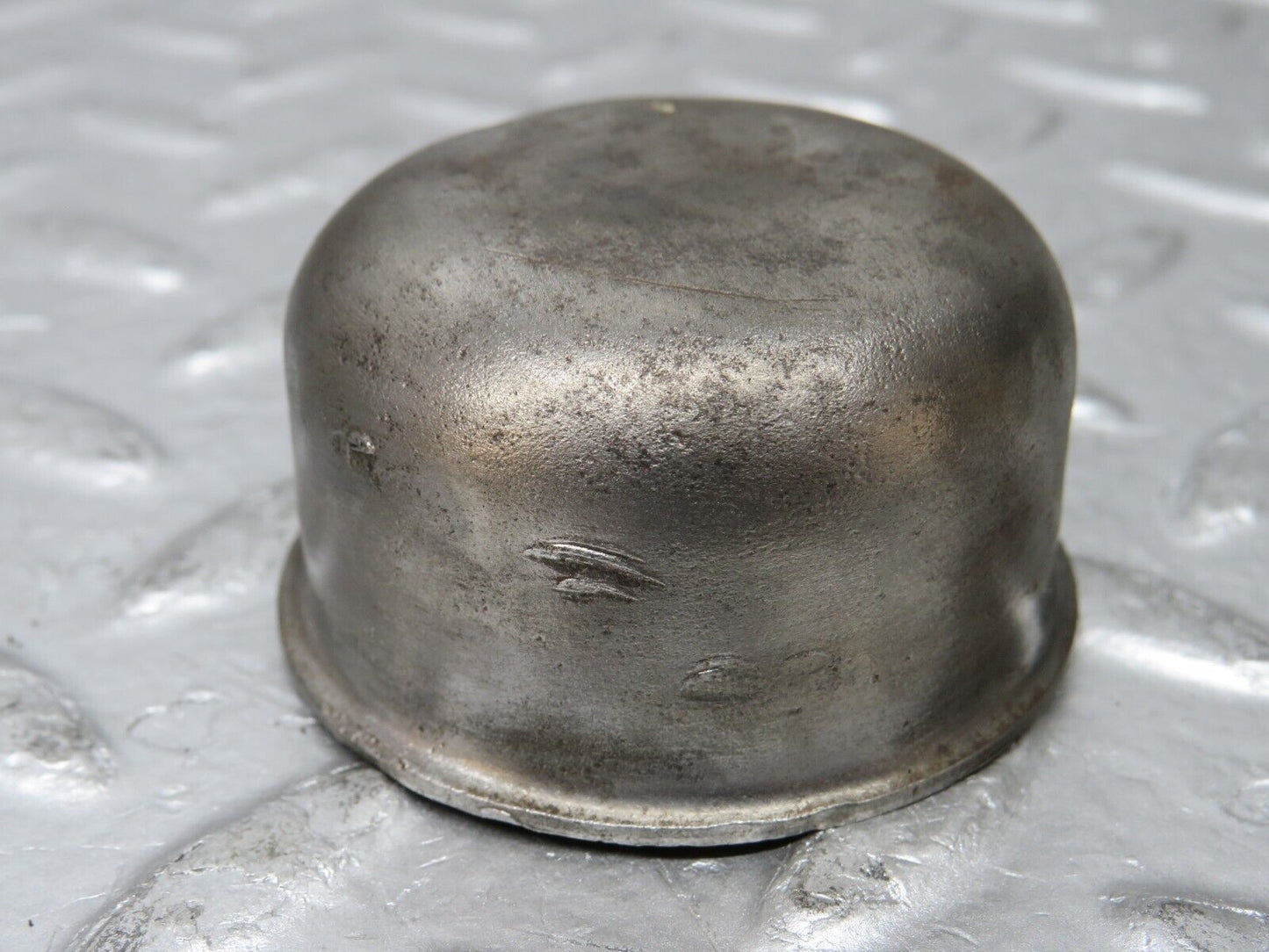 30087 Porsche 924 Wheel Hub Locking Cap