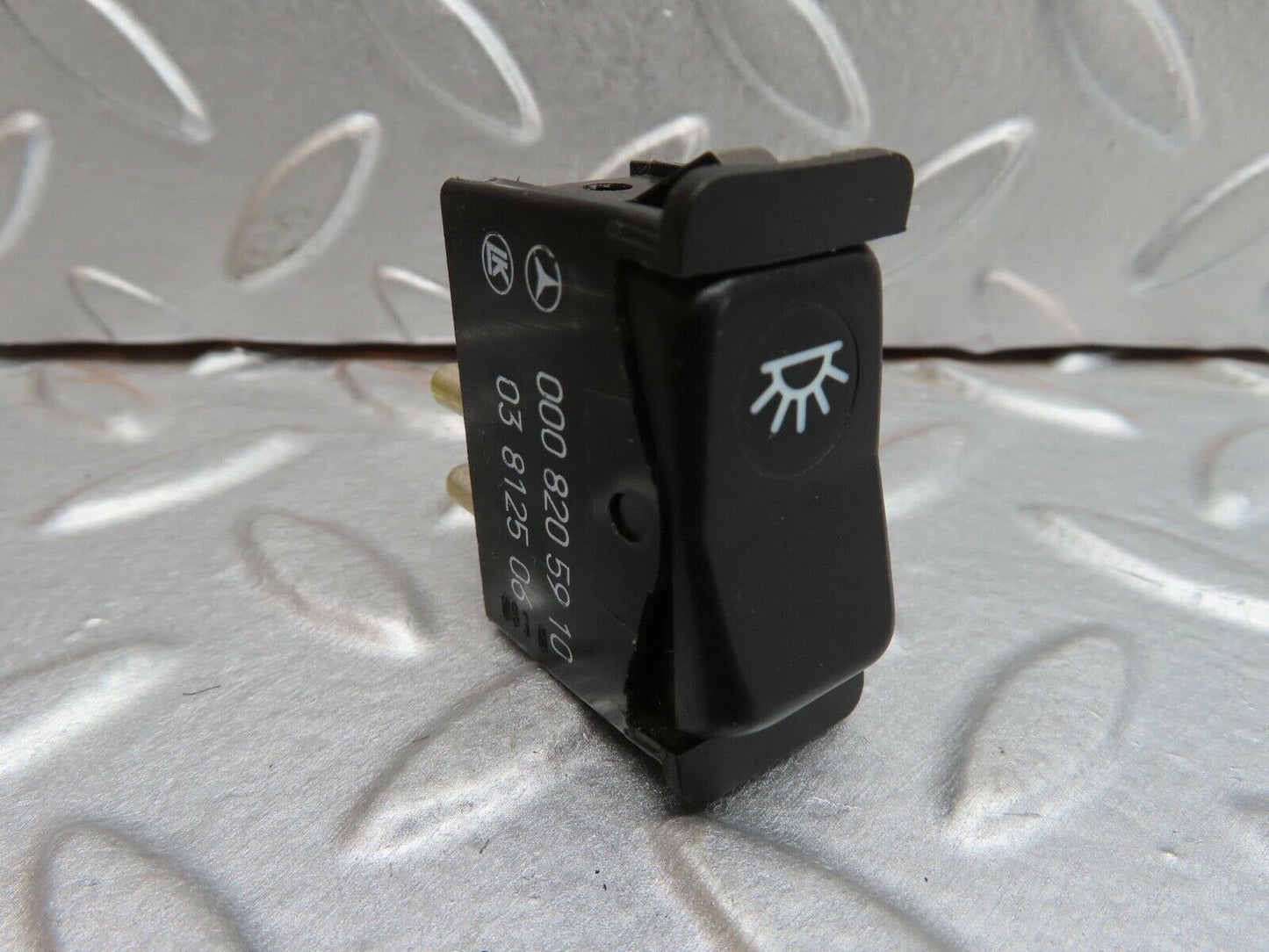 13672 Mercedes-Benz W123 200 Interior Light Switch 0008205910