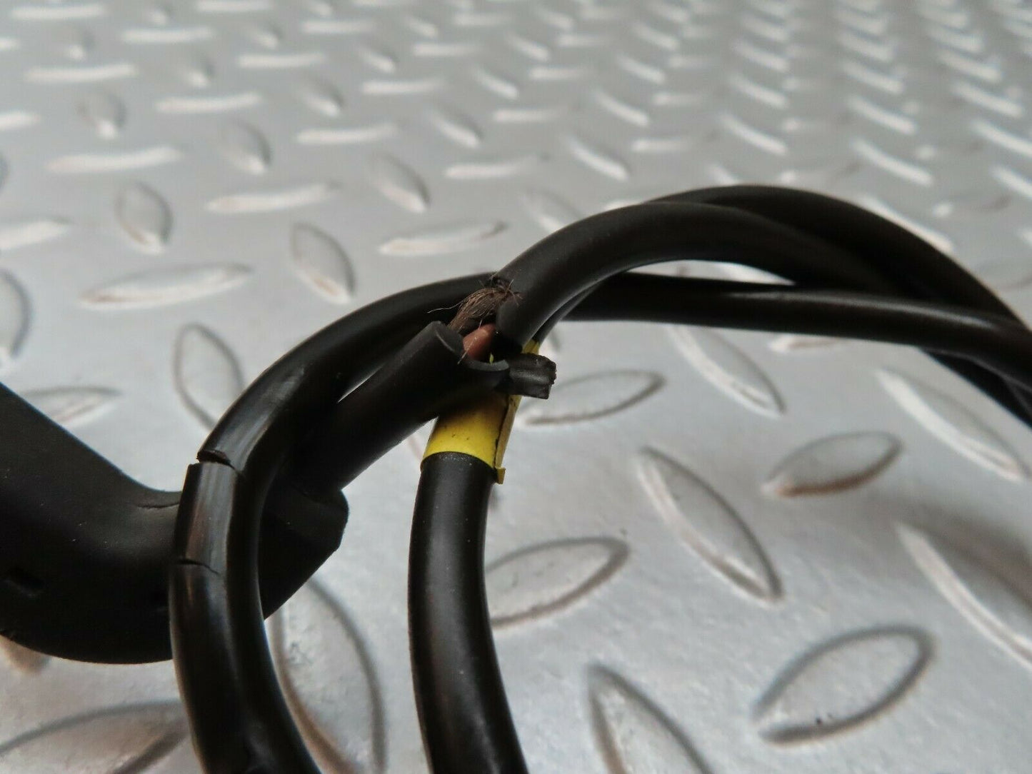 4241 Mercedes-Benz V123 240D LWB Brake Pad Wear Sensor Front Left 0085458628
