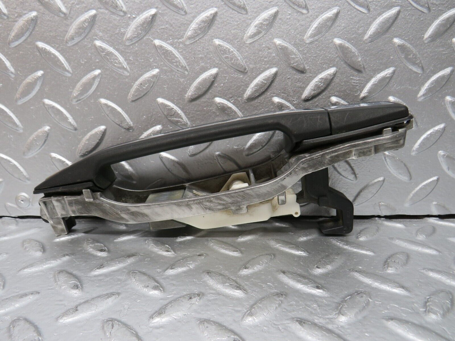 31372 Mercedes-Benz S124 220TE Rear Right Exterior Door Handle