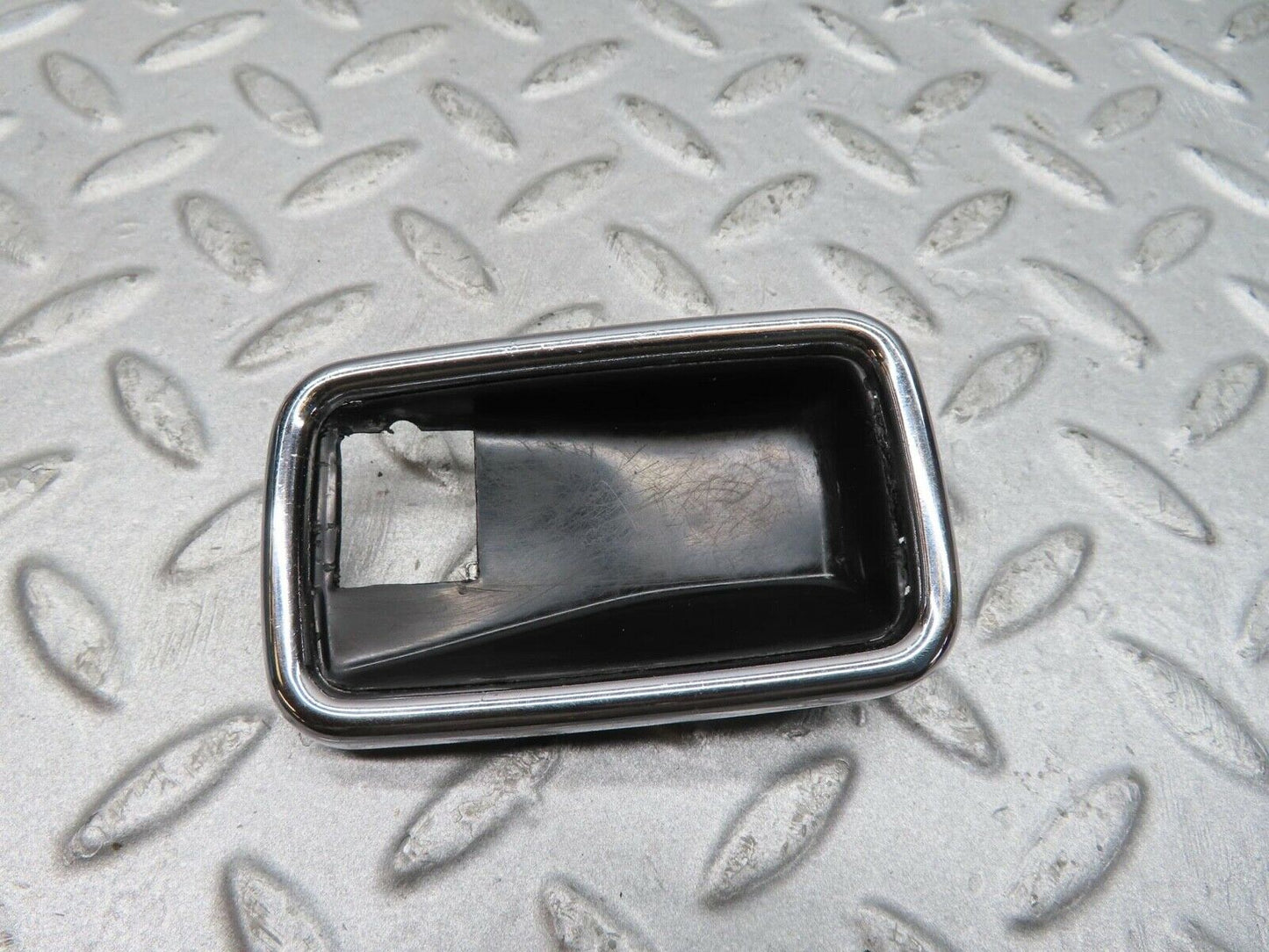 12261 Mercedes-Benz W108 280SE 3.5 Chrome Frame For Door Handle 1087660611