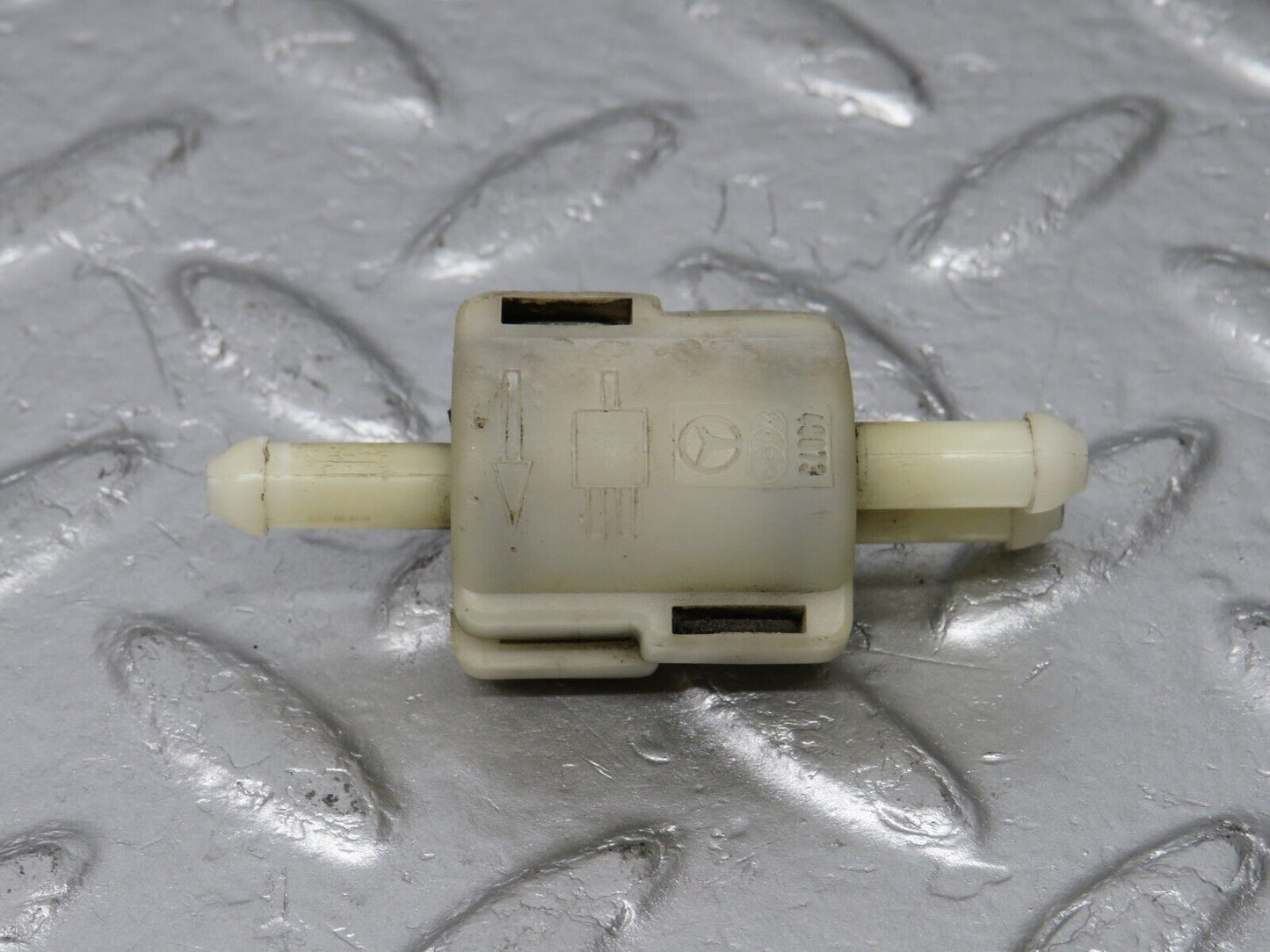 33667 Mercedes-Benz C123 230CE Coupe Windscreen Washer Fluid Distributor