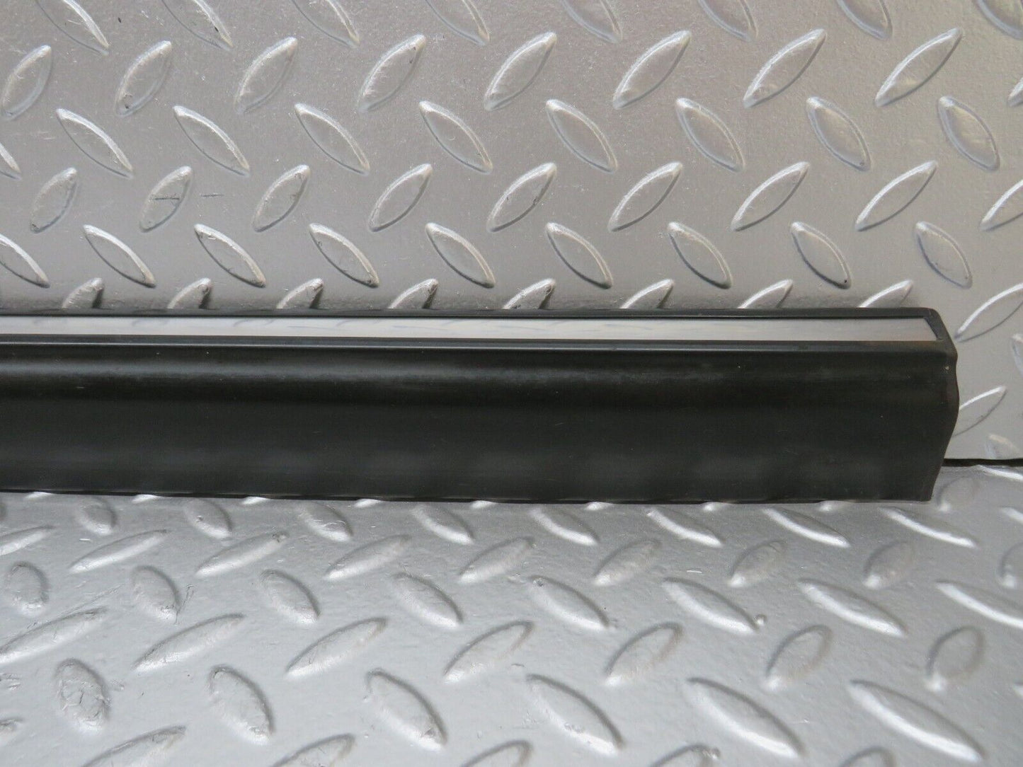 27899 Mercedes-Benz W123 280E Front Left Door Lower Moulding Trim