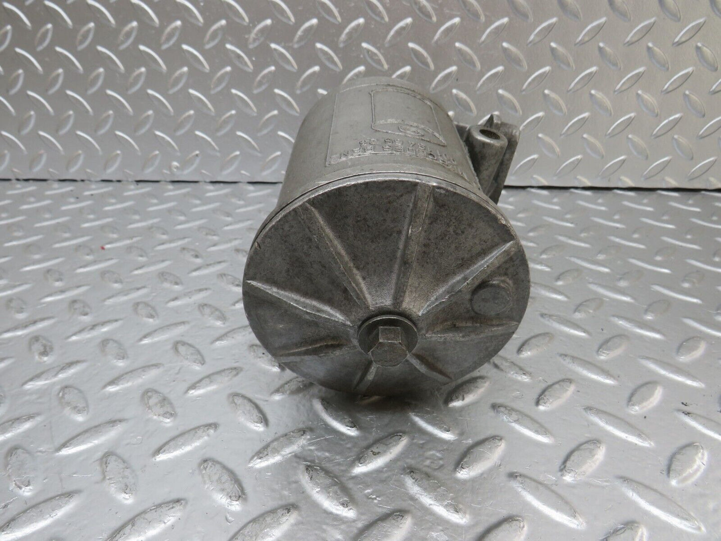 25092 Mercedes-Benz W126 Oil Filter Housing 1171802811