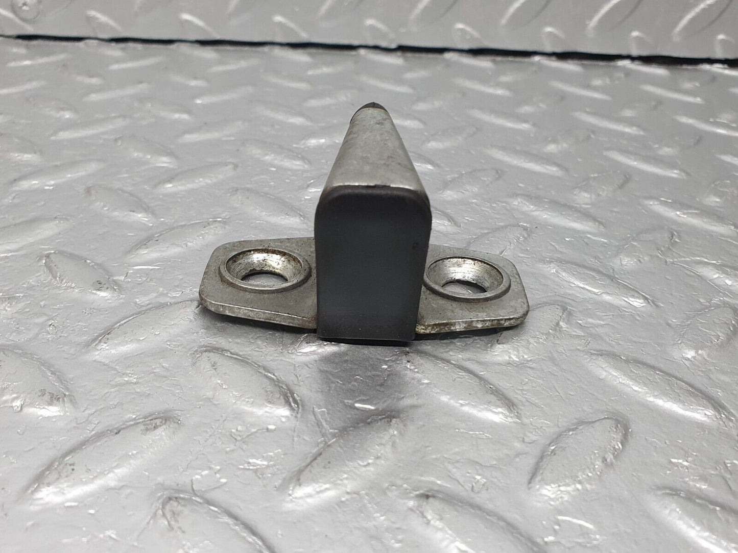 41692 Mercedes-Benz W124 200E Door Lock Latch