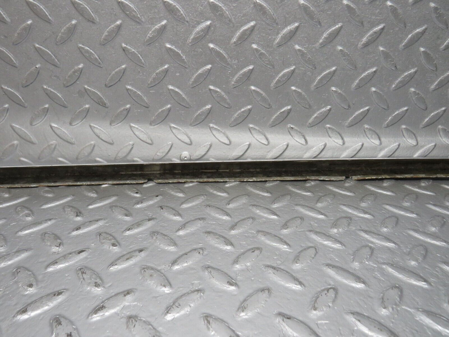 39859 Mercedes-Benz R107 350SL Hardtop Under Windshield Chrome Trim