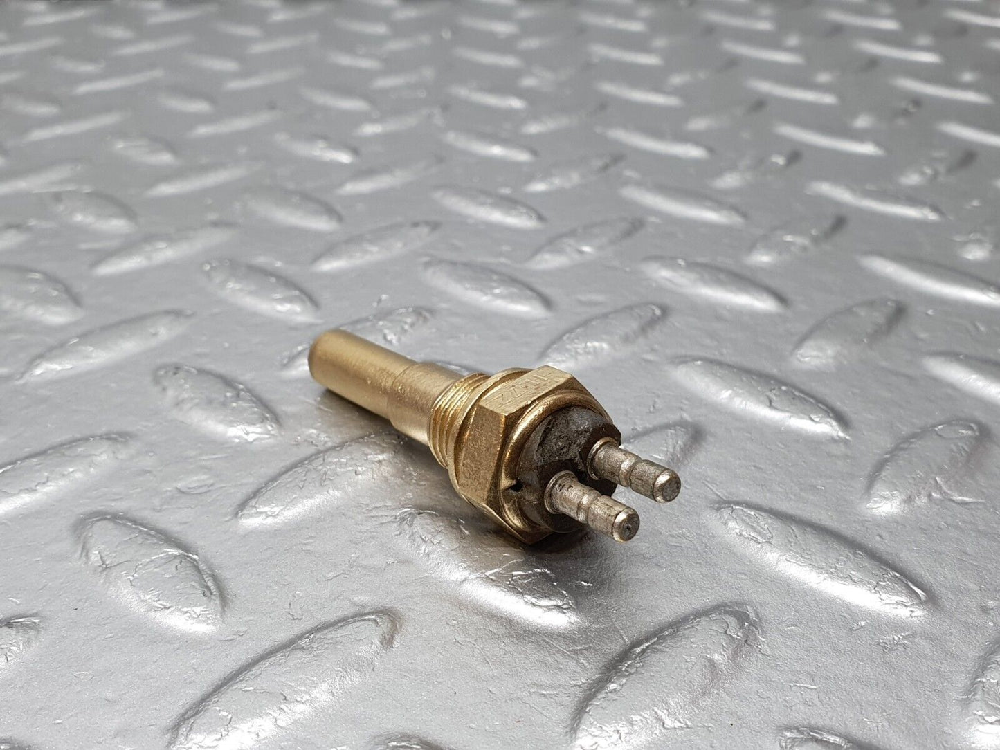 41336 Mercedes-Benz C107 R107 Coupe Coolant Temperature Sensor VDO